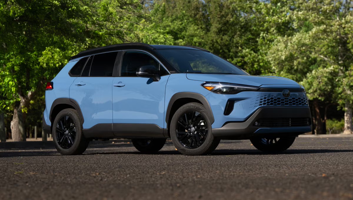 Xe Toyota điện v&agrave; hybrid c&oacute; một năm b&aacute;n &lsquo;kh&eacute;t lẹt&rsquo;: Doanh số gần ngang ngửa xe xăng, nhiều mẫu tăng trưởng đột biến- Ảnh 3.