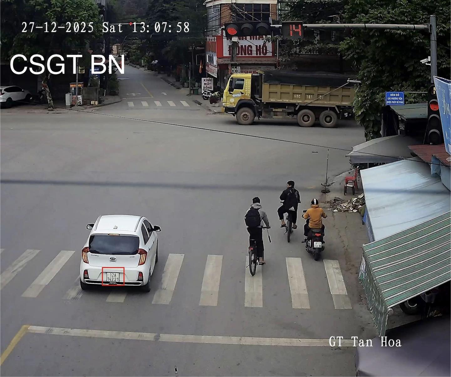 583 chủ xe vượt đ&egrave;n đỏ, qu&aacute; tốc độ... trong tuần nghỉ Tết dương lịch c&oacute; biển số sau nhanh ch&oacute;ng nộp phạt nguội theo Nghị định 168- Ảnh 1.