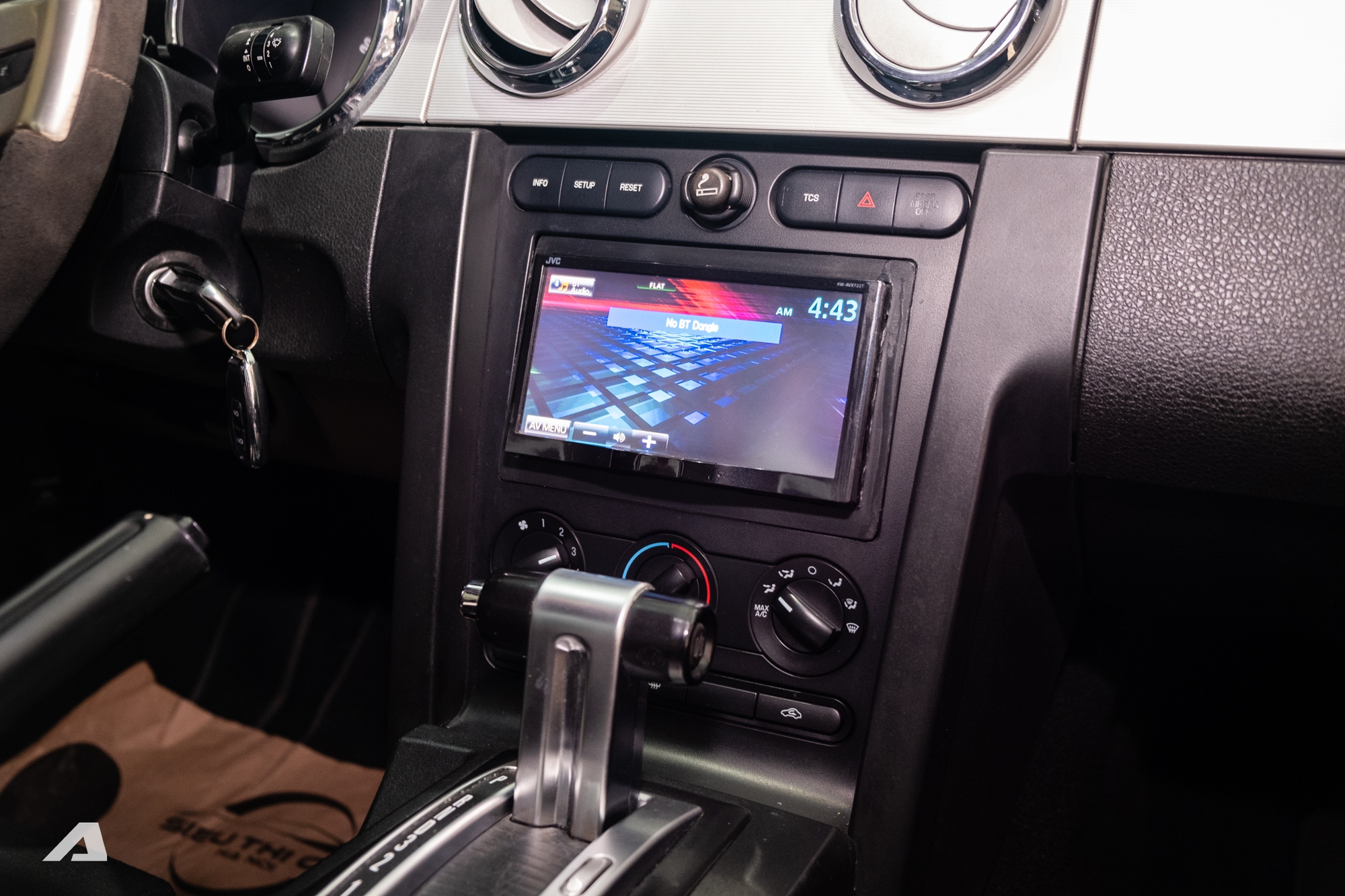 Ford Mustang đời 2007 h&agrave;ng hiếm rao b&aacute;n với gi&aacute; ngang C-Class mới: Ph&aacute;t triển bởi kỹ sư gốc Việt, c&oacute; v&agrave;i chi tiết độ lại so với xe nguy&ecirc;n bản- Ảnh 14.