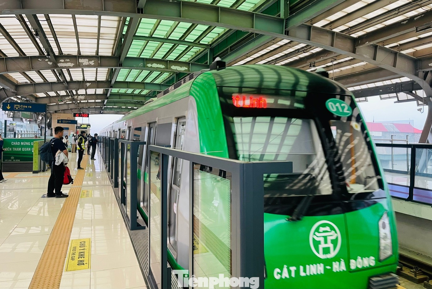 Hạn chế xe c&aacute; nh&acirc;n l&agrave; 'ch&igrave;a kh&oacute;a' gi&uacute;p H&agrave; Nội giảm &ugrave;n tắc v&agrave; &ocirc; nhiễm- Ảnh 2.