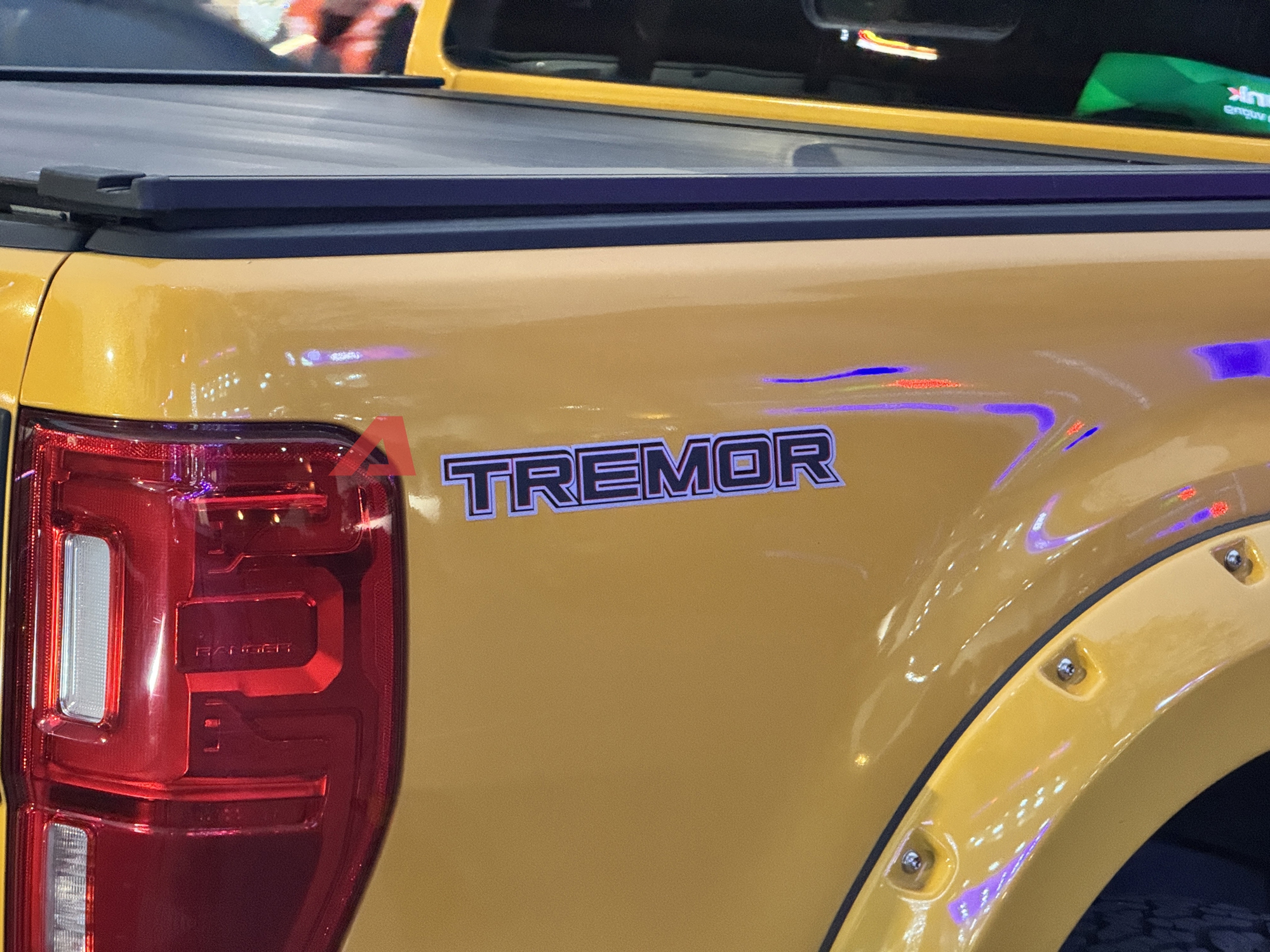 Bắt gặp Ford Ranger nhập Mỹ lăn bánh ở Hà Nội: Đeo biển số ngũ 9, máy xăng 270 mã lực, từng được rao bán gần 3,1 tỷ- Ảnh 7.