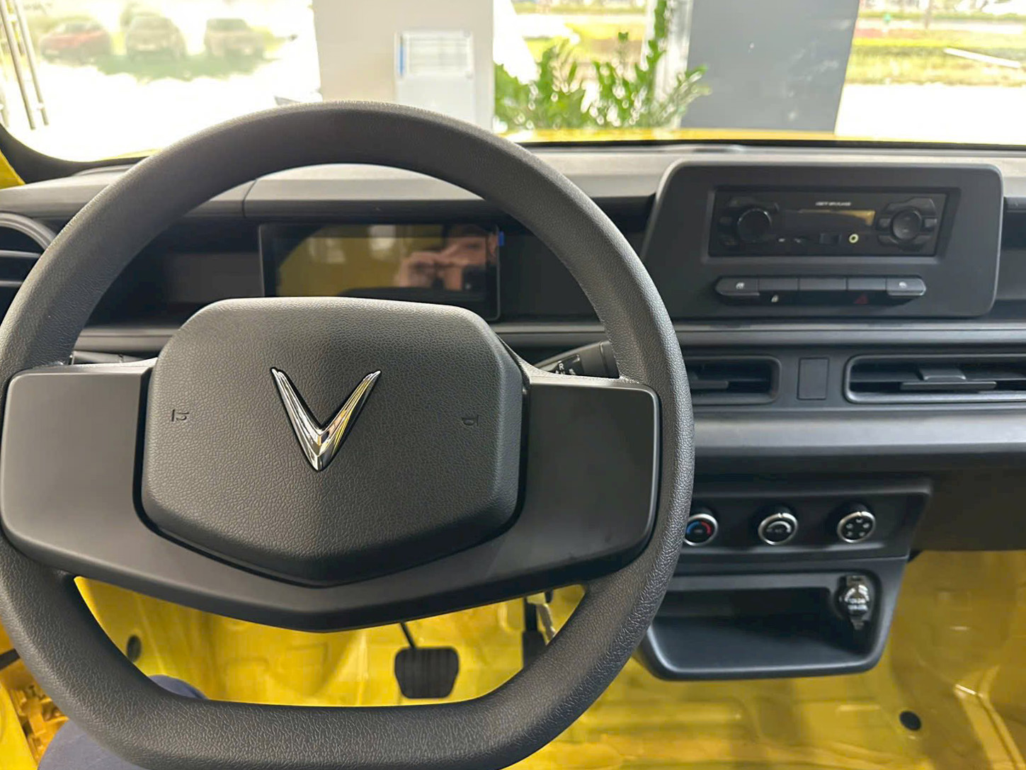 Đại lý nhận đặt VinFast EC Van bản mới: Giá dự kiến 325 triệu đồng, thêm cửa lùa như 'Su cóc’, dễ bán sau Tết- Ảnh 11.