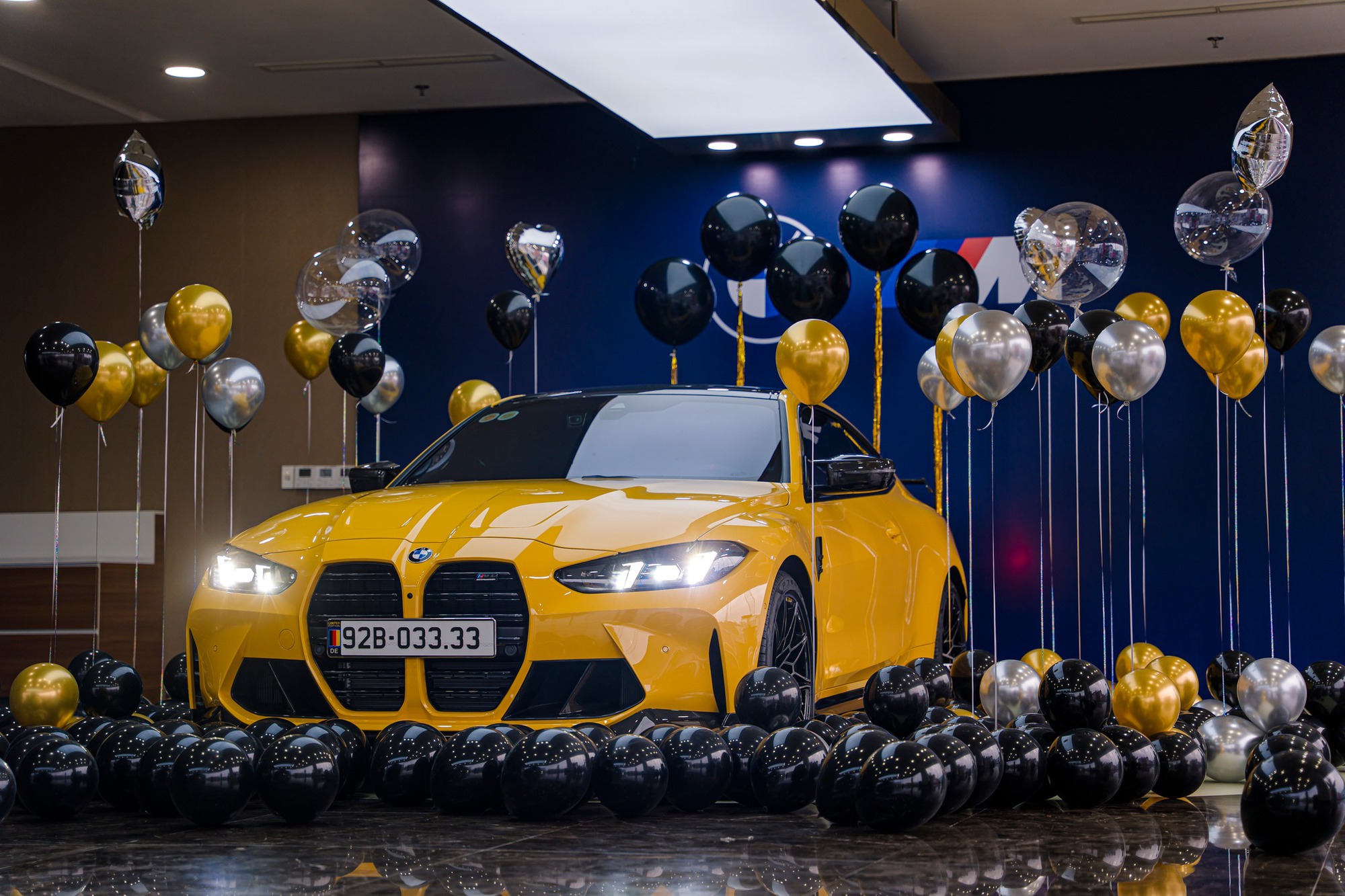 D&acirc;n chơi Đ&agrave; Nẵng sắm BMW M4 Competition bản mới đầu ti&ecirc;n Việt Nam với nhiều &lsquo;option&rsquo; khủng c&ugrave;ng biển tứ qu&yacute; đấu gi&aacute;- Ảnh 2.