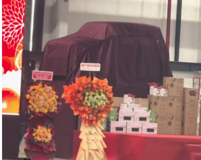 Một công ty tại TPHCM tặng ô tô cho nhân viên tại tiệc tất niên- Ảnh 1.