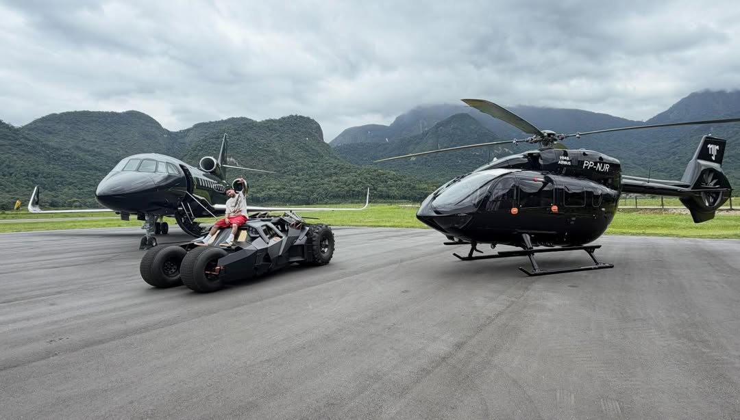 Nhìn bộ sưu tập phương tiện của Neymar mới thấy siêu xe chỉ như ‘muối bỏ bể’: Riêng trực thăng và chuyên cơ đã ‘đốt’ gần 1.500 tỷ đồng- Ảnh 2. Nhìn bộ sưu tập phương tiện của Neymar mới thấy siêu xe chỉ như ‘muối bỏ bể’: Riêng trực thăng và chuyên cơ đã ‘đốt’ gần 1.500 tỷ đồng- Ảnh 2.