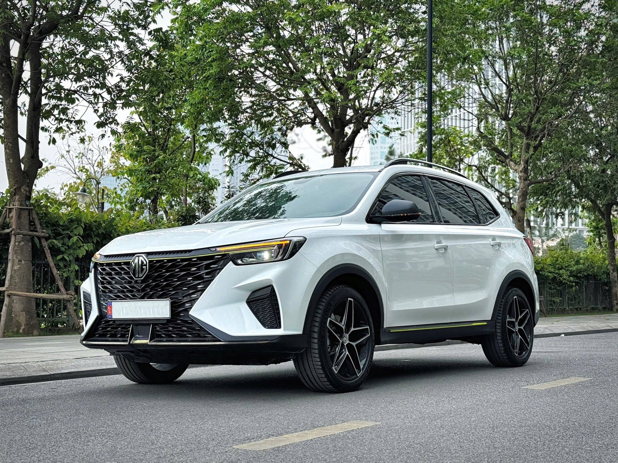 MG RX5 ‘xả kho’ giảm sốc 244 triệu đồng trước Tết: Giá ngang xe cỡ B, gây sức ép cực lớn lên Mitsubishi Xforce và Kia Seltos- Ảnh 2.