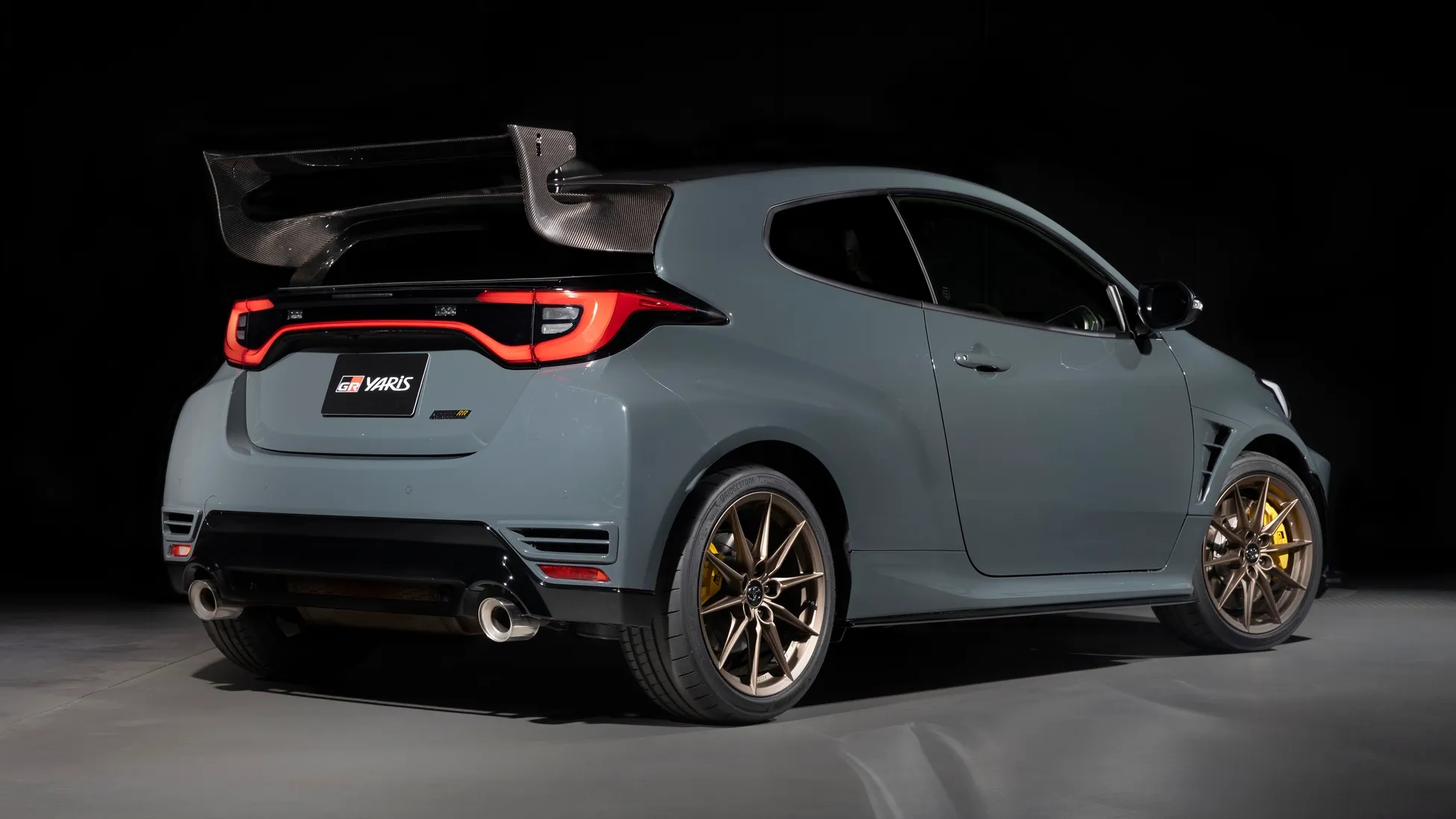Khi Toyota GR Yaris vẫn chưa đủ, đây sẽ là bản bạn cần cân nhắc: Chỉ 200 chiếc, dát nhiều carbon, tinh chỉnh đặc biệt dành cho đường đua- Ảnh 2.