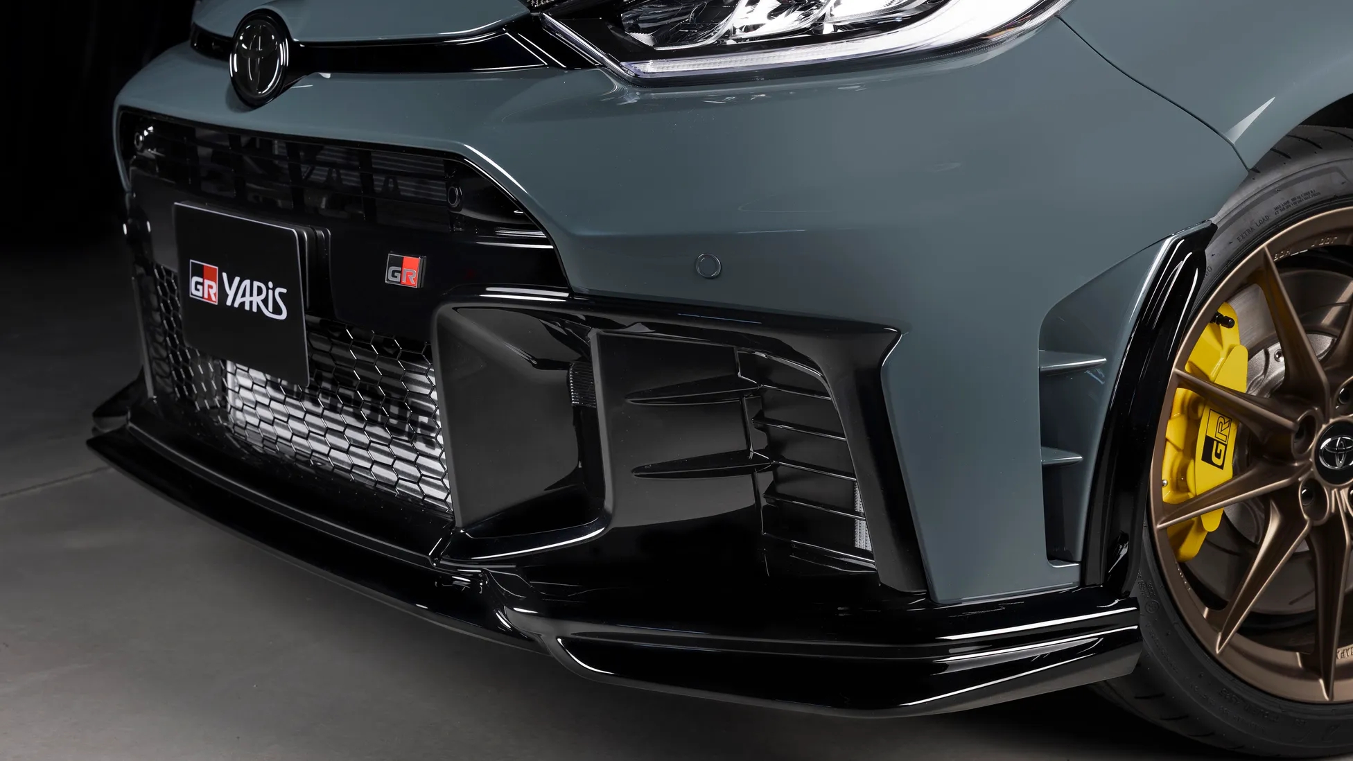 Khi Toyota GR Yaris vẫn chưa đủ, đây sẽ là bản bạn cần cân nhắc: Chỉ 200 chiếc, dát nhiều carbon, tinh chỉnh đặc biệt dành cho đường đua- Ảnh 3.