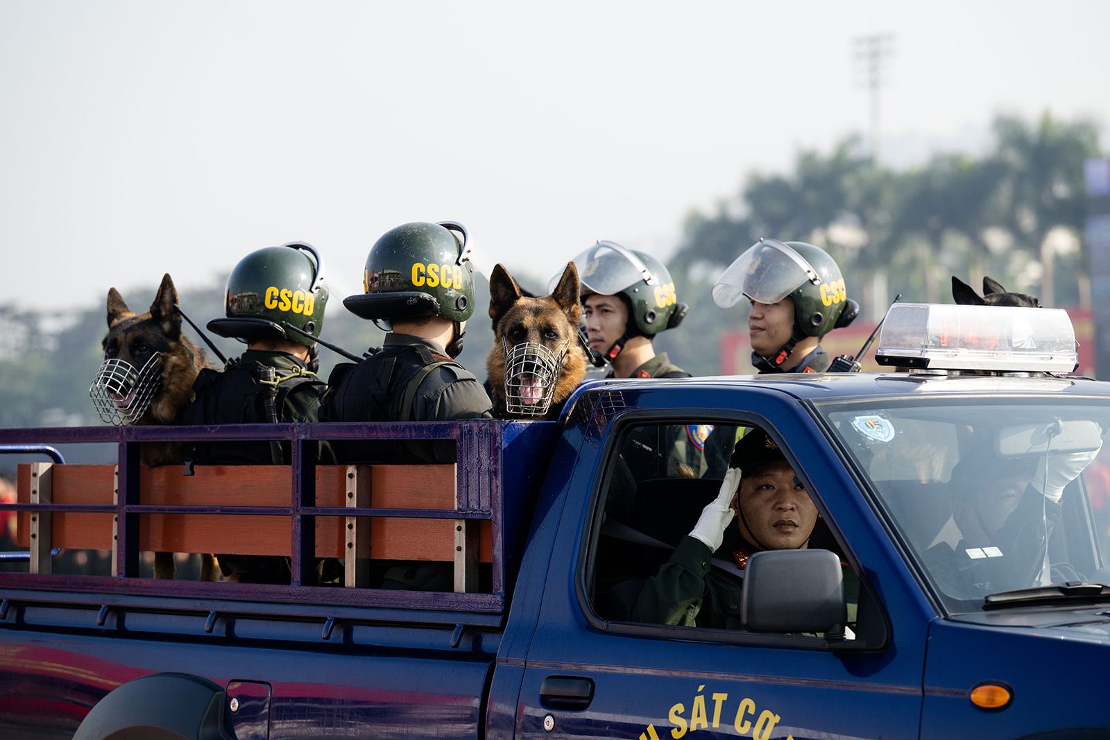 Lực lượng tinh nhuệ cùng dàn khí tài hiện đại diễn tập, sẵn sàng tham gia bảo vệ Đại hội Đảng- Ảnh 23.