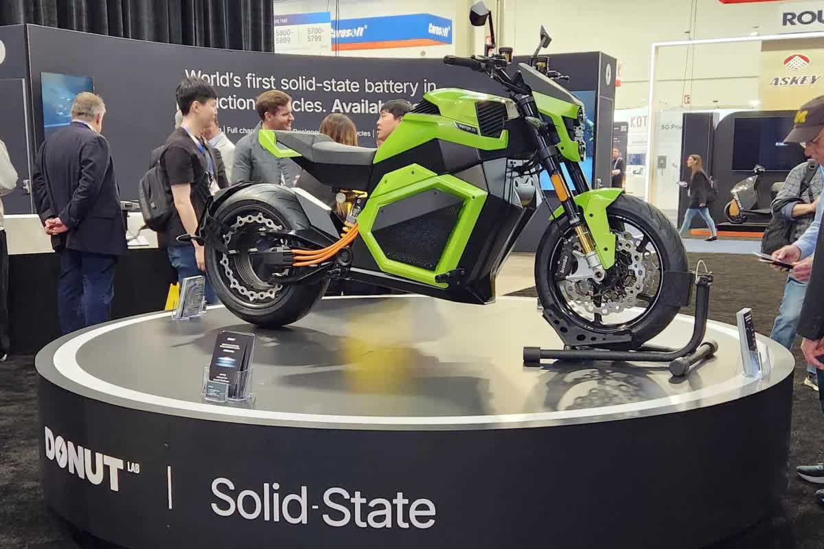 Verge tạo cột mốc lịch sử khi xe m&aacute;y điện pin thể rắn đầu ti&ecirc;n tr&ecirc;n thế giới ch&iacute;nh thức ra mắt tại CES 2026- Ảnh 1.