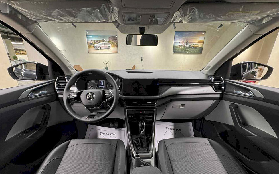 Skoda Kushaq giảm gi&aacute; 'kịch s&agrave;n' c&ograve;n 469 triệu đồng tại đại l&yacute;: Rẻ ngang Sonet d&ugrave; ngang cơ Seltos, nhưng k&egrave;m điều kiện - Ảnh 6.