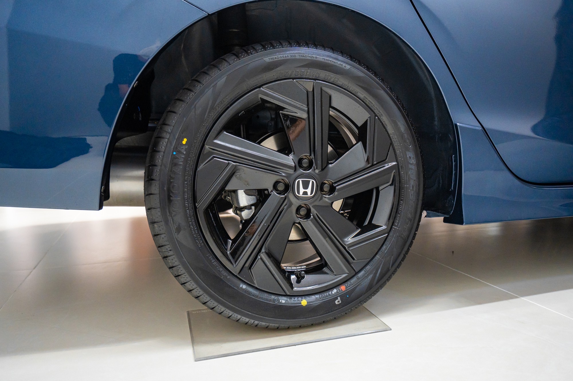 So s&aacute;nh Honda City 2026 bản L v&agrave; RS vừa mở b&aacute;n: Ch&ecirc;nh 30 triệu đồng, kh&aacute;c biệt ở đ&acirc;u khi động cơ v&agrave; c&ocirc;ng nghệ an to&agrave;n gần như giống nhau? - Ảnh 5.