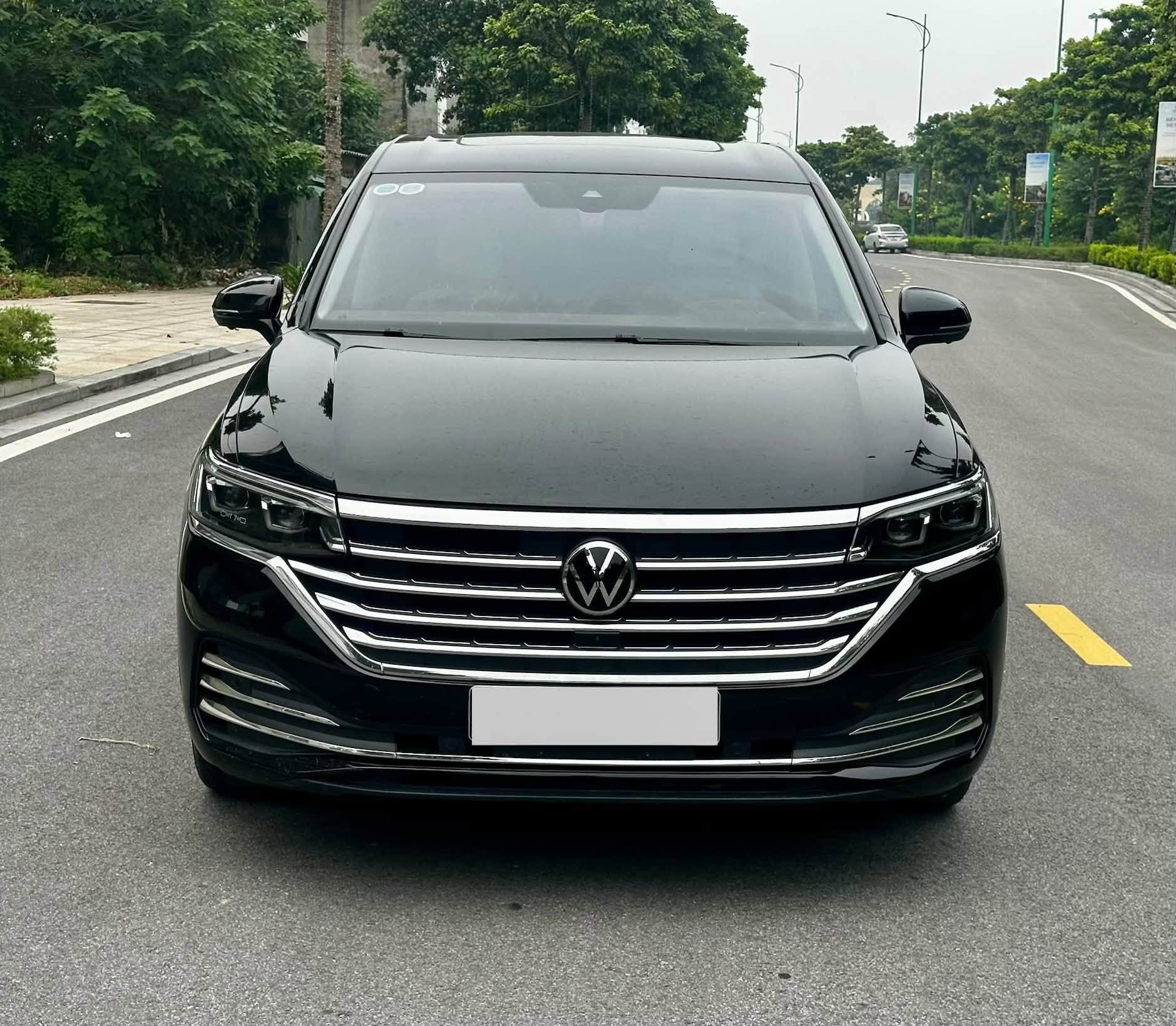 C&ugrave;ng tầm gi&aacute; 1,6 tỷ nhưng mua chiếc Volkswagen Viloran n&agrave;y c&oacute; nhiều trang bị hơn hẳn Carnival, tiết kiệm khoảng 600 triệu so với xe mới - Ảnh 4.