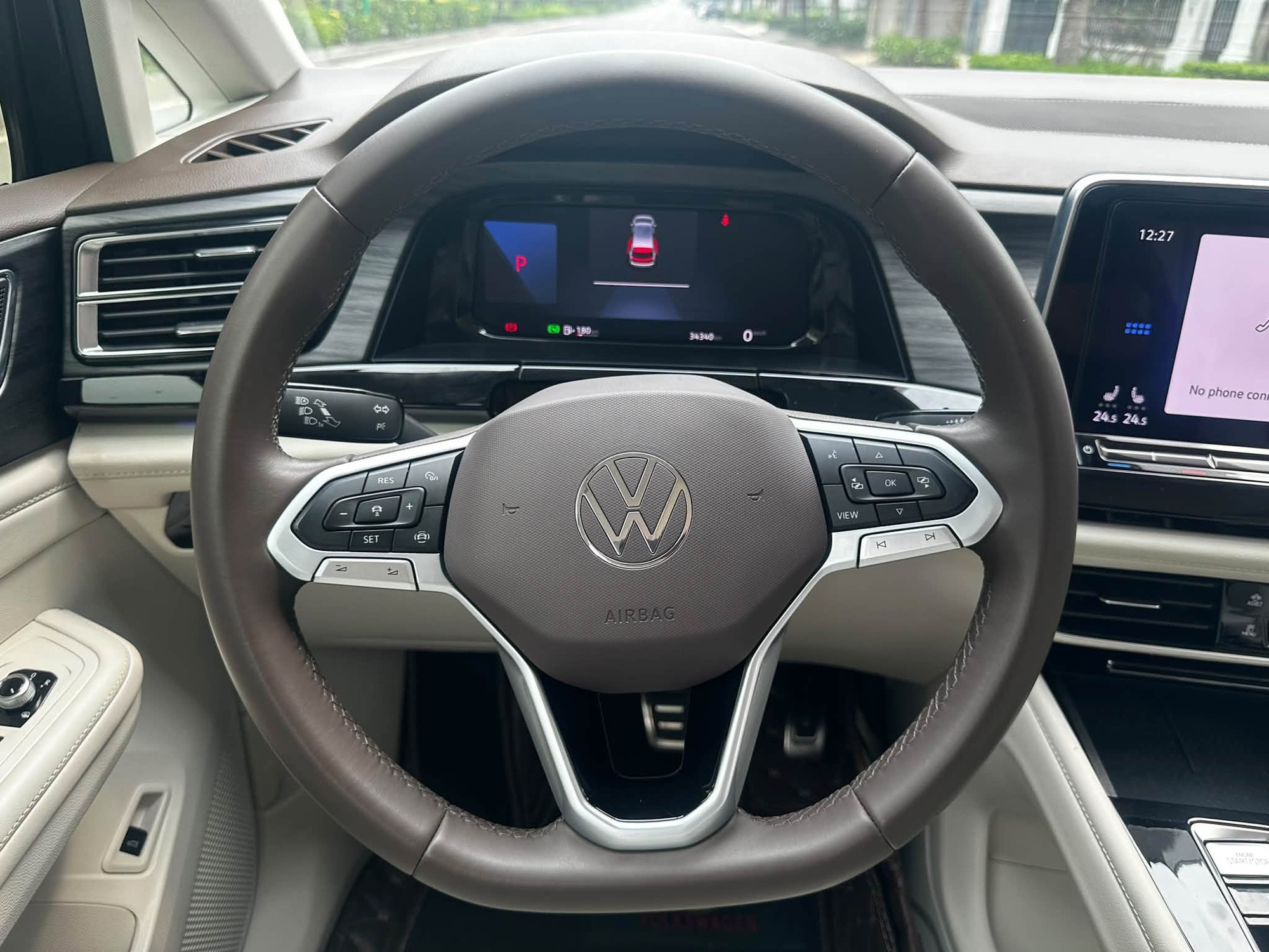 C&ugrave;ng tầm gi&aacute; 1,6 tỷ nhưng mua chiếc Volkswagen Viloran n&agrave;y c&oacute; nhiều trang bị hơn hẳn Carnival, tiết kiệm khoảng 600 triệu so với xe mới - Ảnh 7.