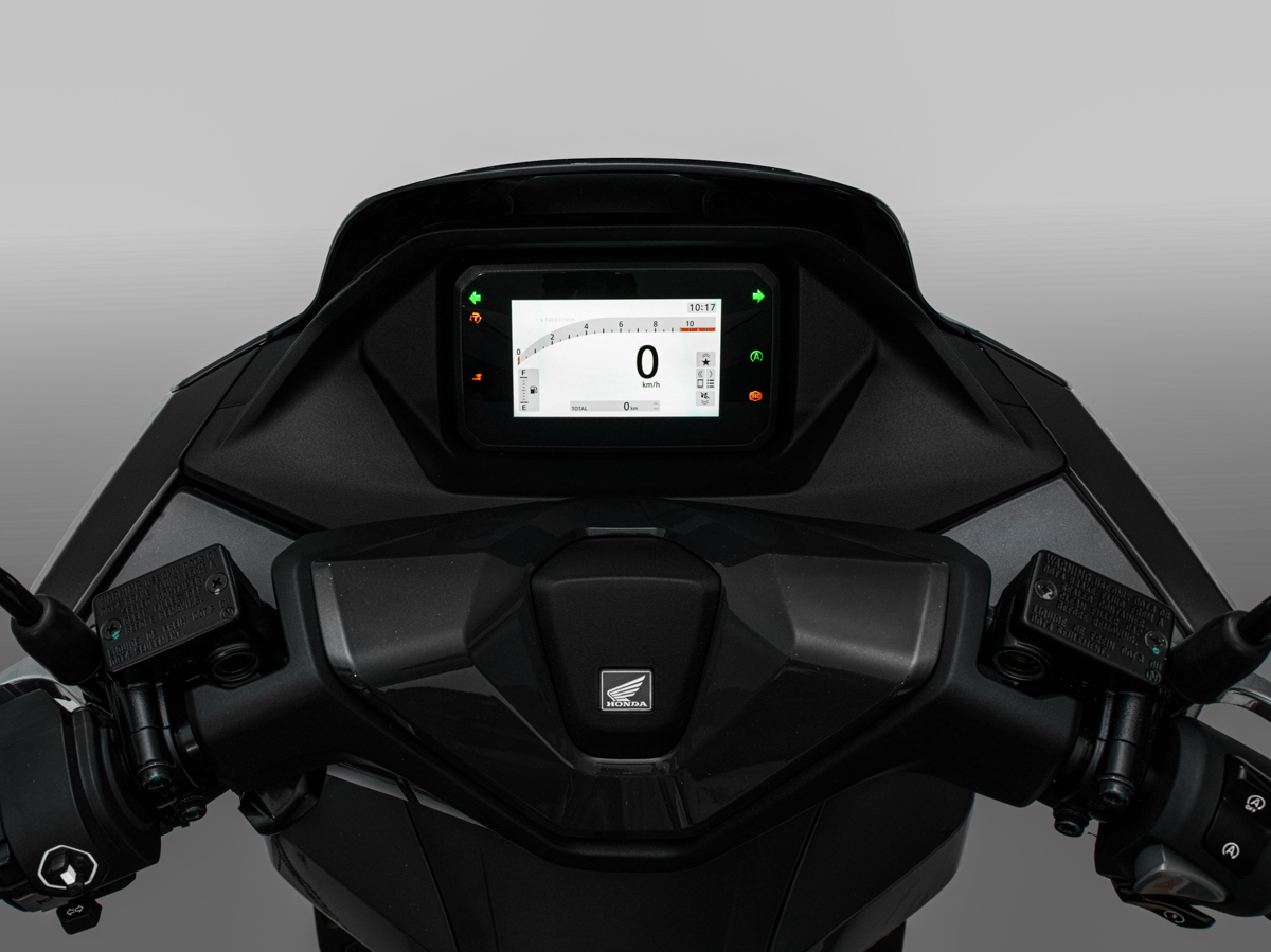 Honda PCX160 2026 mở bán gần Việt Nam: Thiết kế trẻ trung hơn, cốp rộng 30 lít, giá quy đổi hơn 80 triệu - Ảnh 3.