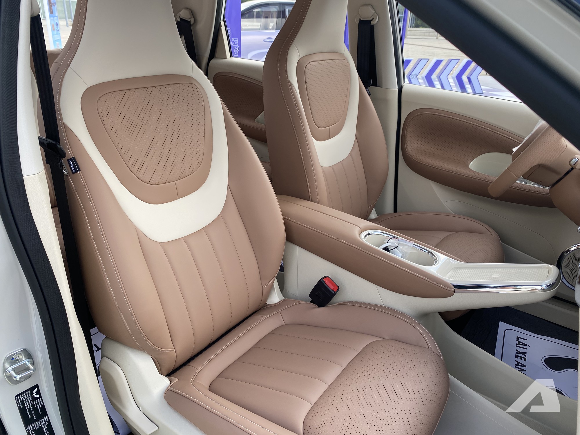 Wuling Bingo 2026 ra mắt Việt Nam với gi&aacute; thực tế từ 387 triệu đồng, cần số như Mercedes nhưng đ&acirc;y mới l&agrave; thay đổi quan trọn - Ảnh 17.