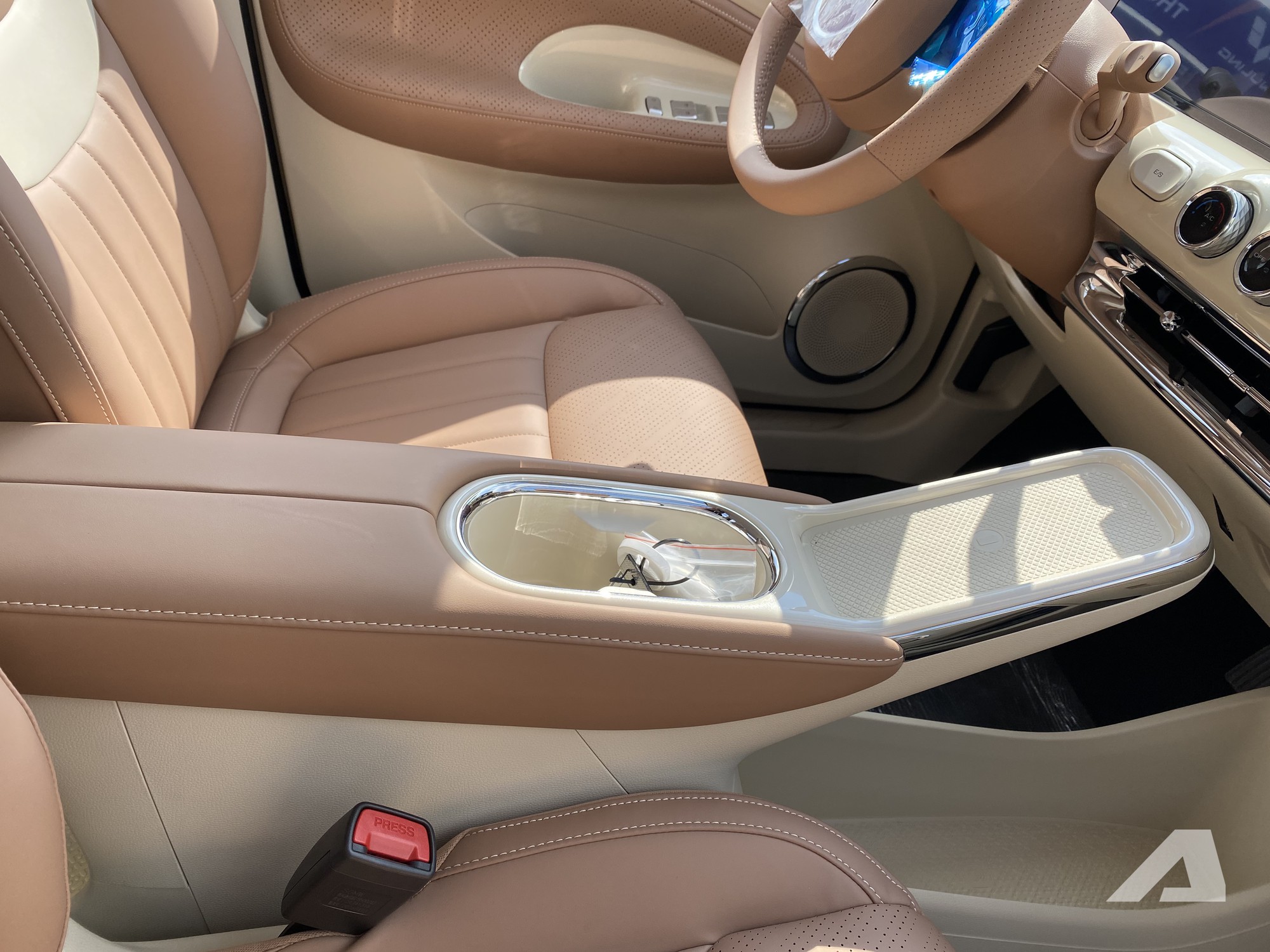 Wuling Bingo 2026 ra mắt Việt Nam với gi&aacute; thực tế từ 387 triệu đồng, cần số như Mercedes nhưng đ&acirc;y mới l&agrave; thay đổi quan trọn - Ảnh 18.