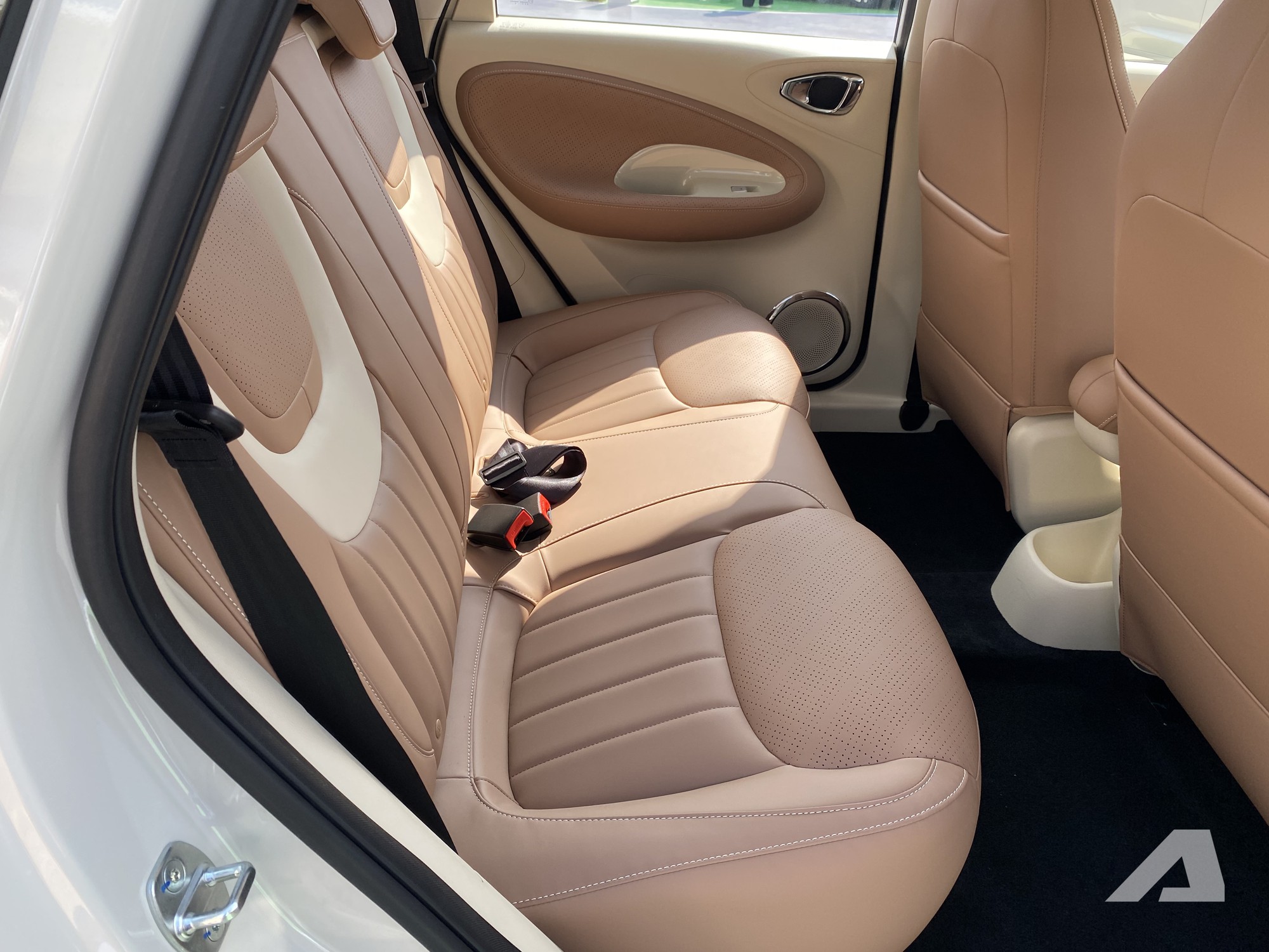 Wuling Bingo 2026 ra mắt Việt Nam với gi&aacute; thực tế từ 387 triệu đồng, cần số như Mercedes nhưng đ&acirc;y mới l&agrave; thay đổi quan trọn - Ảnh 19.