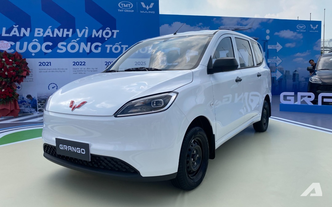 Ảnh thực tế Wuling Grango gi&aacute; 519 triệu đồng tại Việt Nam: Ngang cỡ Xpander, 7 chỗ, chạy tới 300km/sạc, sạc 30-80% trong nửa tiếng - Ảnh 1.