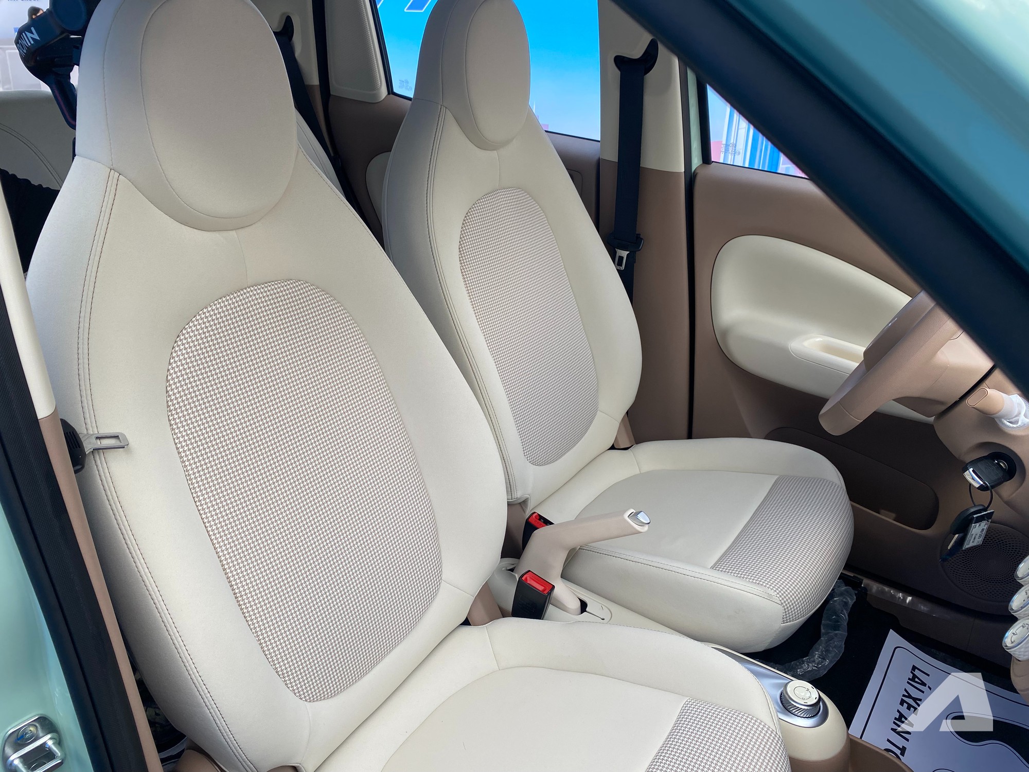 Wuling Mini EV Macaron ra mắt Việt Nam: Gi&aacute; từ 279 triệu đồng, 5 cửa, sạc nhanh, đi tới 300km/sạc - Ảnh 23.