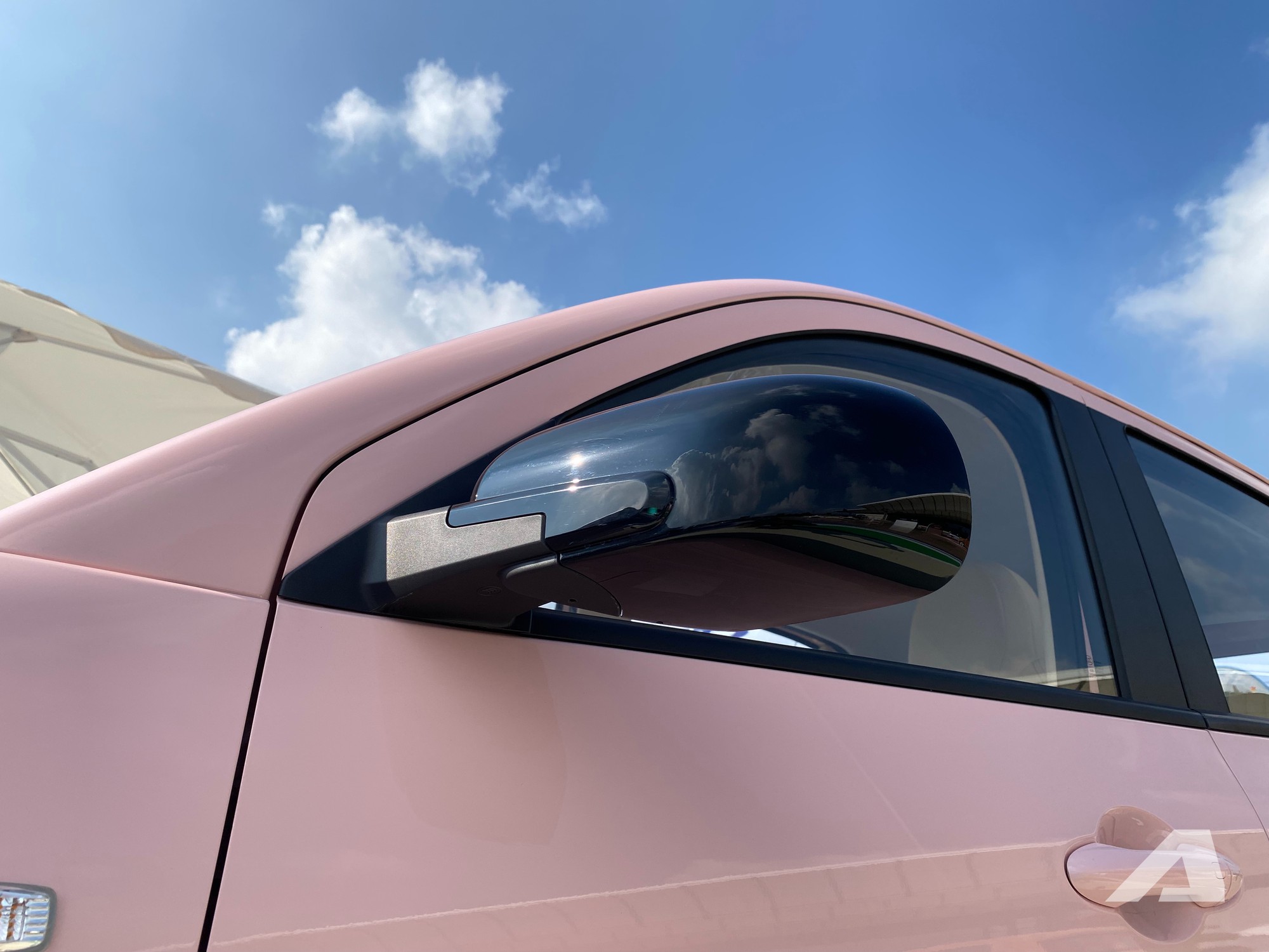 Wuling Mini EV Macaron ra mắt Việt Nam: Gi&aacute; từ 279 triệu đồng, 5 cửa, sạc nhanh, đi tới 300km/sạc - Ảnh 13.