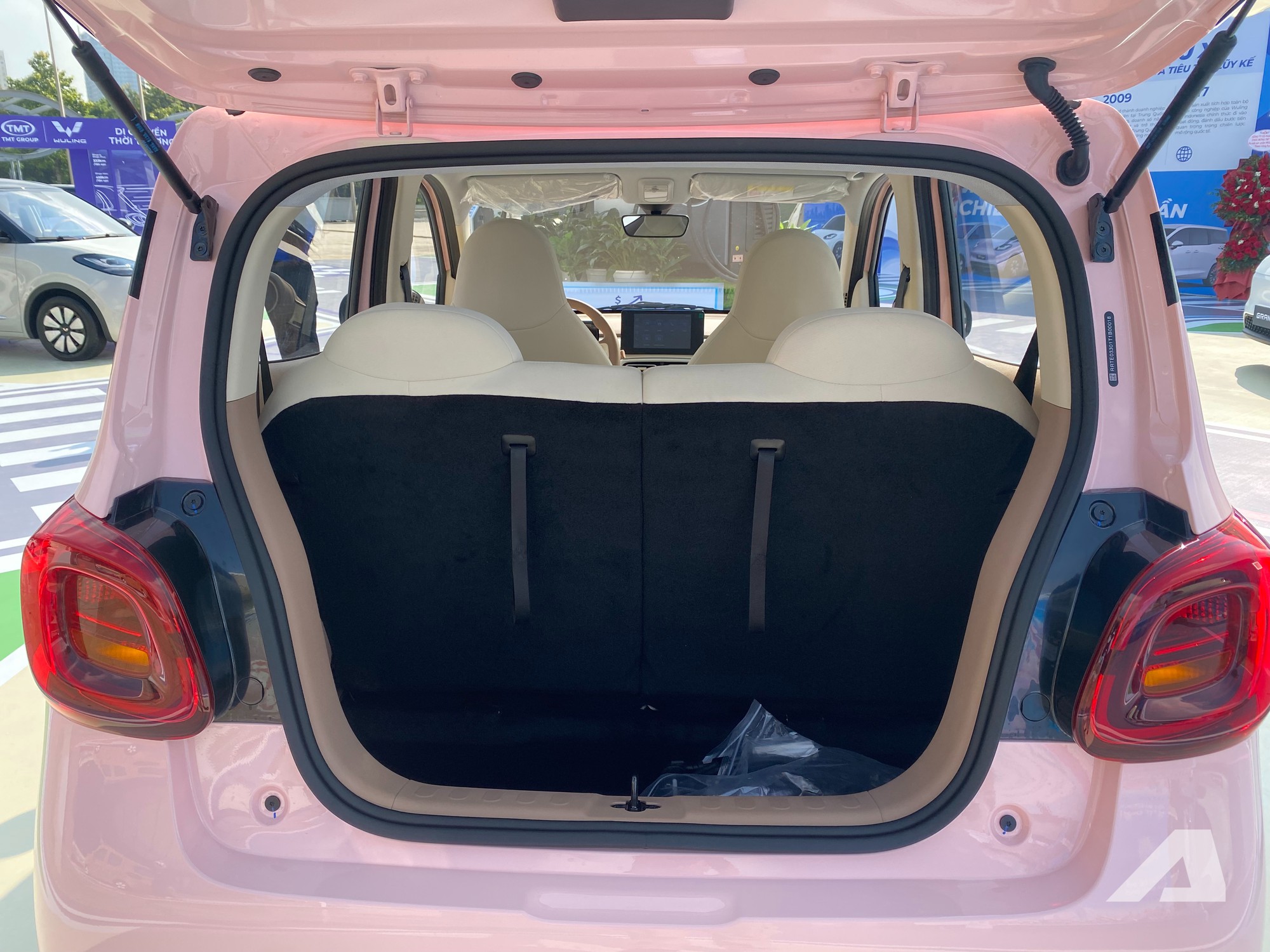 Wuling Mini EV Macaron ra mắt Việt Nam: Gi&aacute; từ 279 triệu đồng, 5 cửa, sạc nhanh, đi tới 300km/sạc - Ảnh 25.