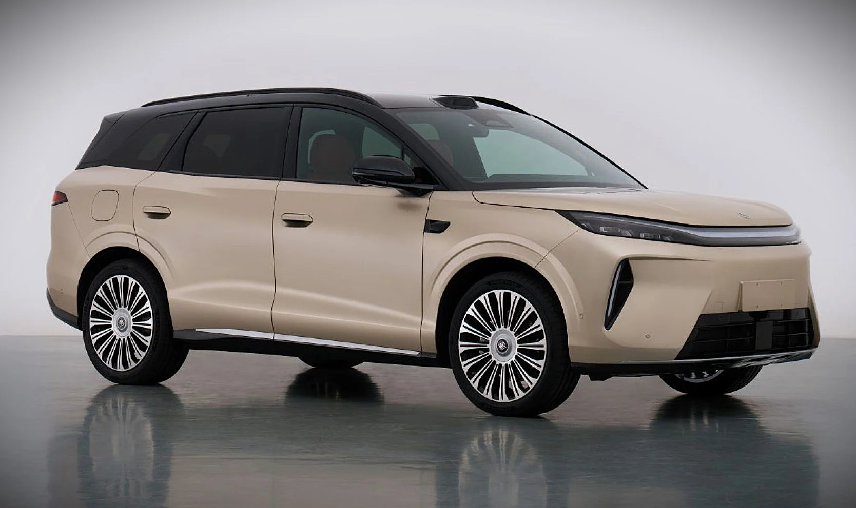 BYD Sealion 8 sắp c&oacute; n&acirc;ng cấp lớn tại 'qu&ecirc; nh&agrave;': Tăng k&iacute;ch cỡ, mạnh gần 700 m&atilde; lực, đi TP.HCM - Nha Trang khứ hồi thoải m&aacute;i - Ảnh 1.