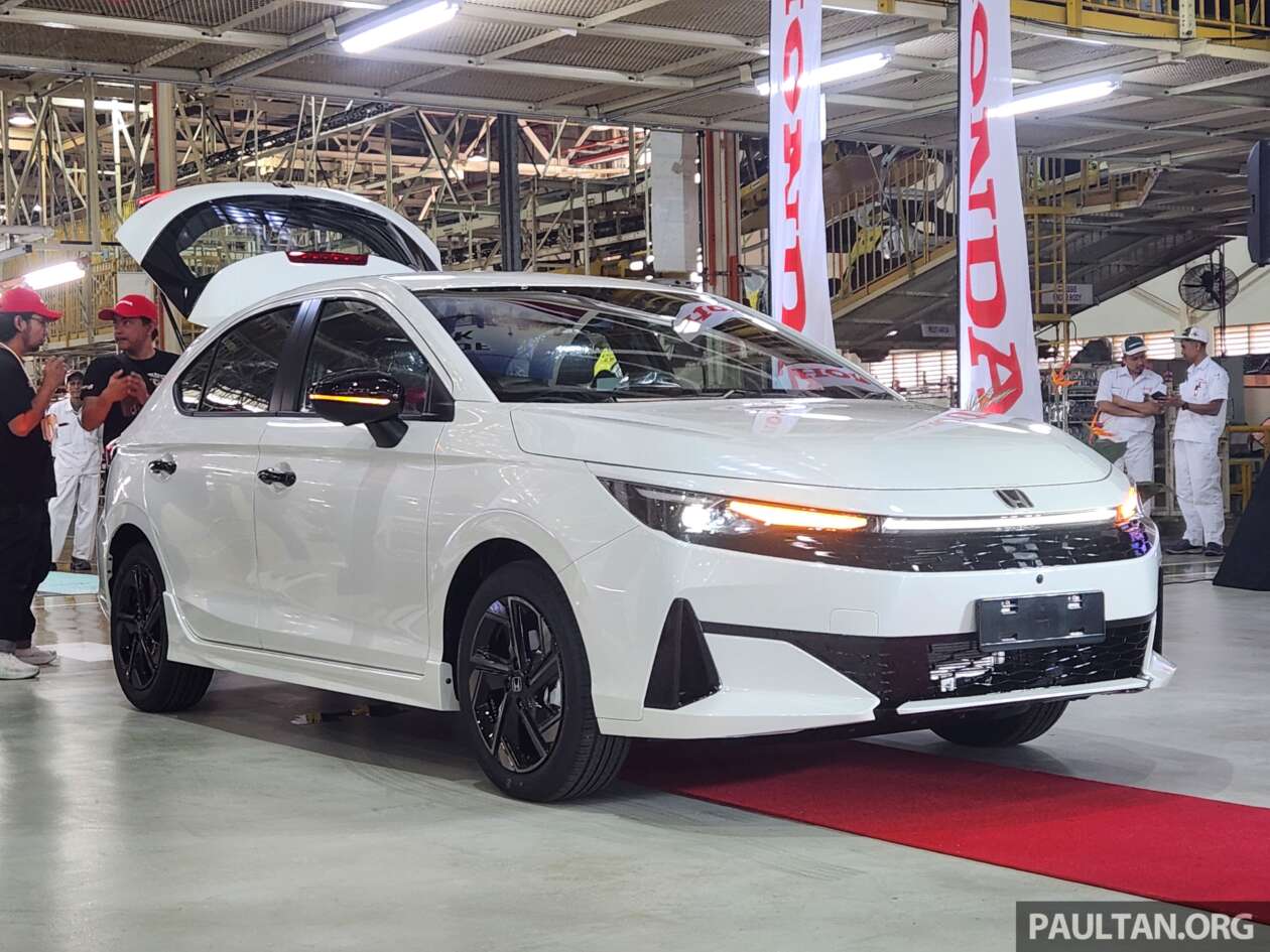 Honda City Hatchback nhiều người Việt mong chờ ra mắt: M&agrave;n 10inch ngay từ bản base, th&ecirc;m loạt c&ocirc;ng nghệ an to&agrave;n chưa c&oacute; tr&ecirc;n City 'bản Việt' - Ảnh 1.