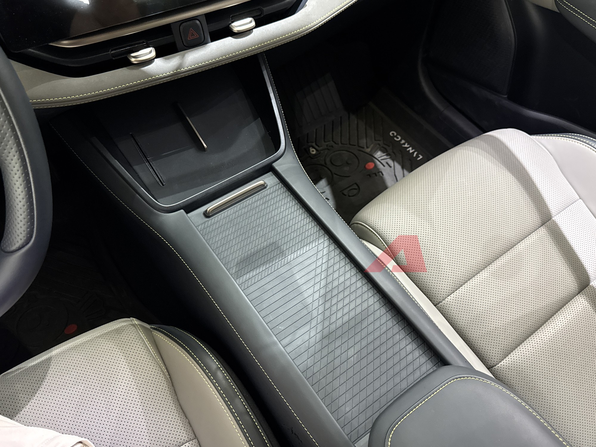 Xem trước Lynk & Co 06 facelift có thể về VN: Thiết kế mới, nội thất như Lynk & Co 08, có tính năng độc nhất phân khúc- Ảnh 11. Xem trước Lynk & Co 06 facelift có thể về VN: Thiết kế mới, nội thất như Lynk & Co 08, có tính năng độc nhất phân khúc- Ảnh 11.