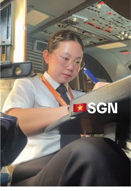 Nữ cơ ph&oacute; SN 1996 được gia đ&igrave;nh g&oacute;p gần 5 tỷ đồng cho đi học l&aacute;i m&aacute;y bay, n&oacute;i sự thật về thu nhập của phi c&ocirc;ng - Ảnh 4.