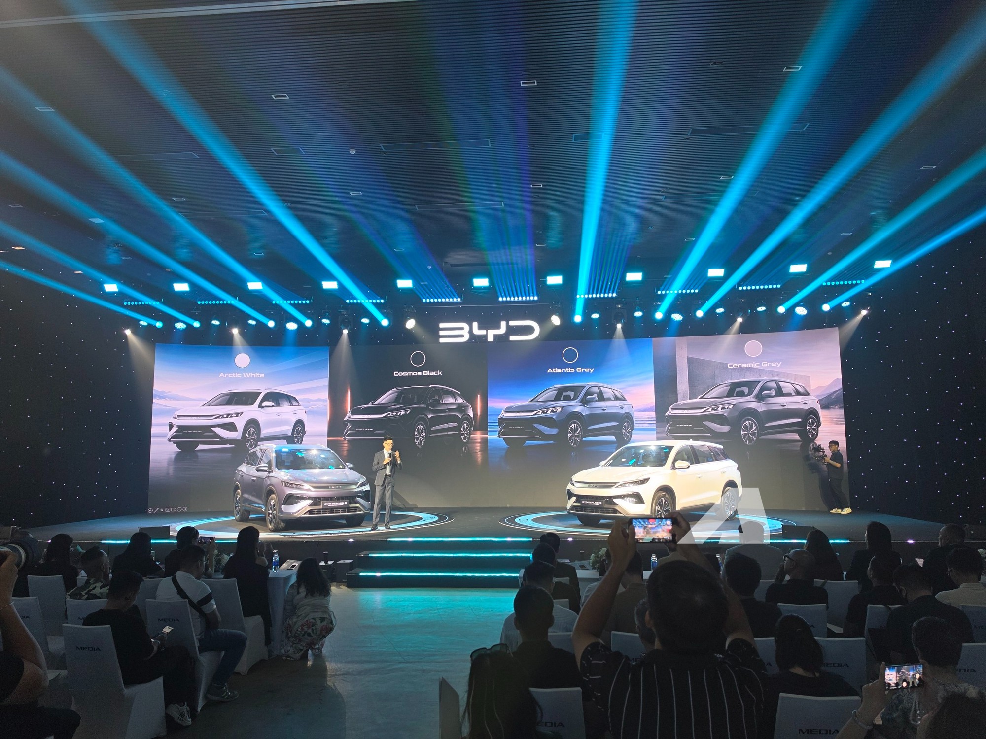 BYD Sealion 5 chốt gi&aacute; từ 739 triệu đồng, : 2 phi&ecirc;n bản, mua ti&ecirc;n phong được giảm th&ecirc;m triệu đồng - Ảnh 2.