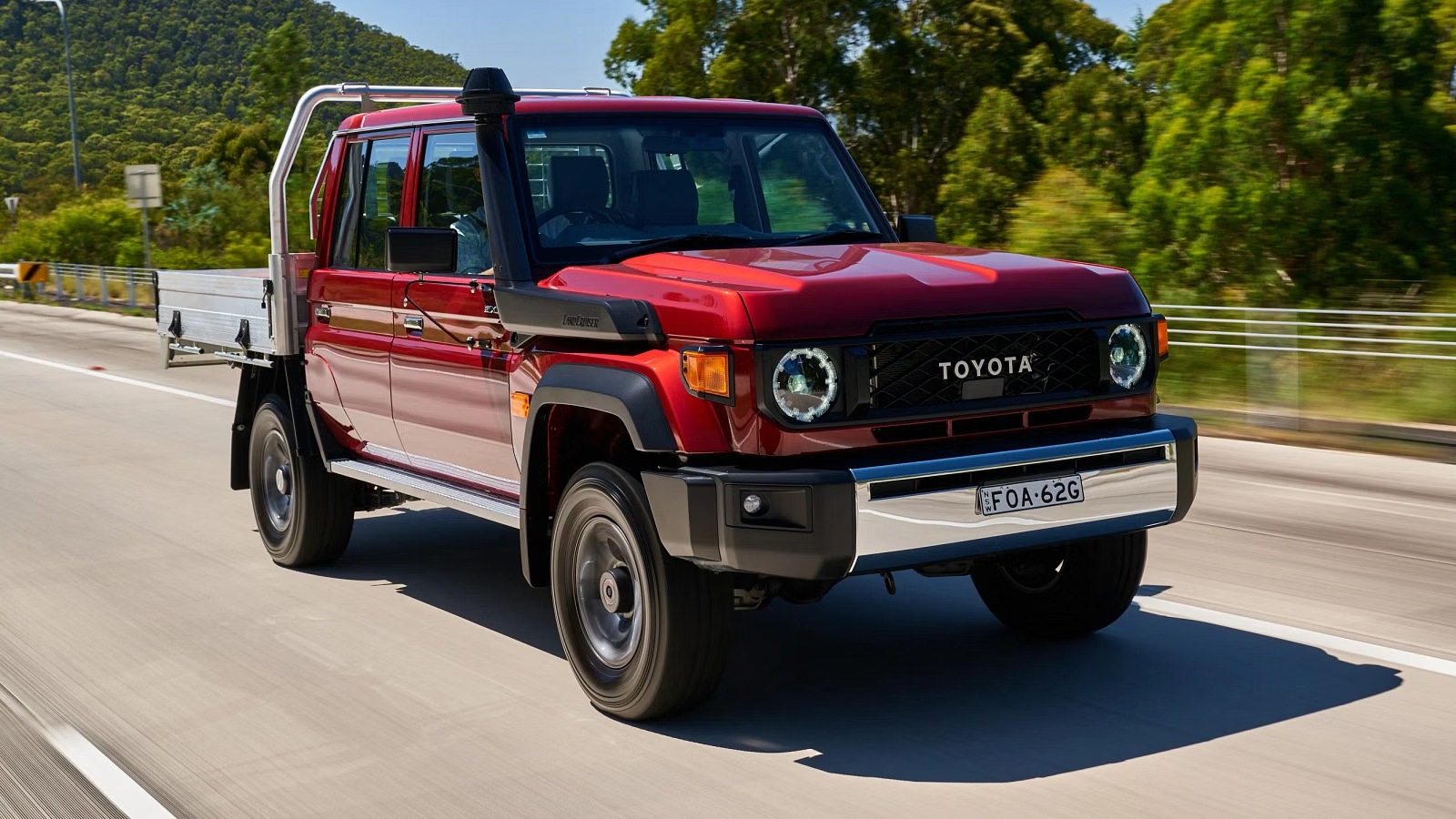 Toyota Land Cruiser 70 Series sau 42 năm mới chuẩn bị lắp một trang bị phổ biến tr&ecirc;n xe gi&aacute; rẻ - Ảnh 1.