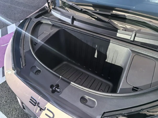 BYD Seagull 2026 ra mắt: Tăng k&iacute;ch cỡ gần bằng Dolphin, pin 'mini' nhưng vẫn c&oacute; sạc si&ecirc;u nhanh, gi&aacute; quy đổi từ 255 triệu - Ảnh 7.