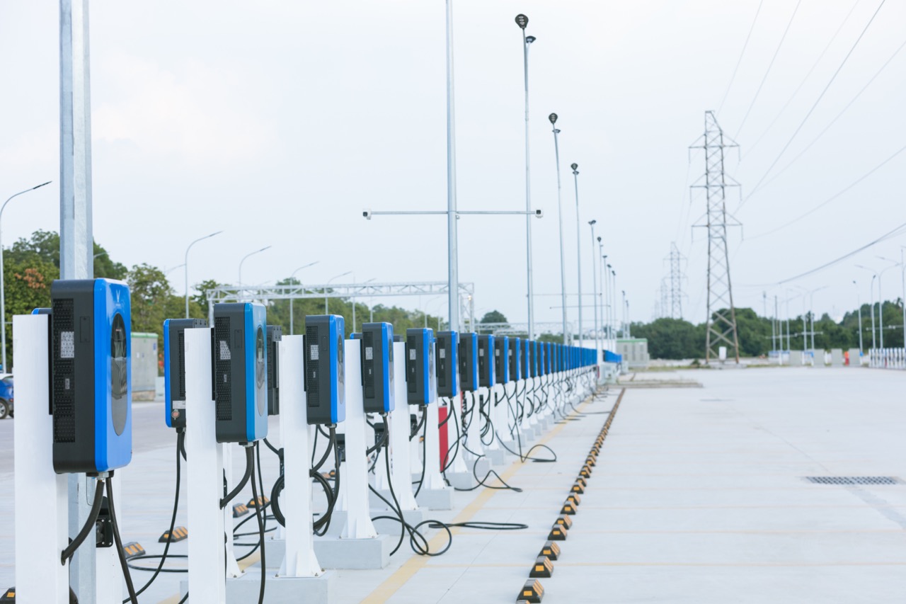 Lộ diện 'si&ecirc;u trạm sạc' VinFast khủng nhất Việt Nam giữa l&ograve;ng Thủ đ&ocirc;: Quy m&ocirc; hơn 1.000 cổng, c&oacute; đủ sạc nhanh lẫn sạc chậm - Ảnh 1.