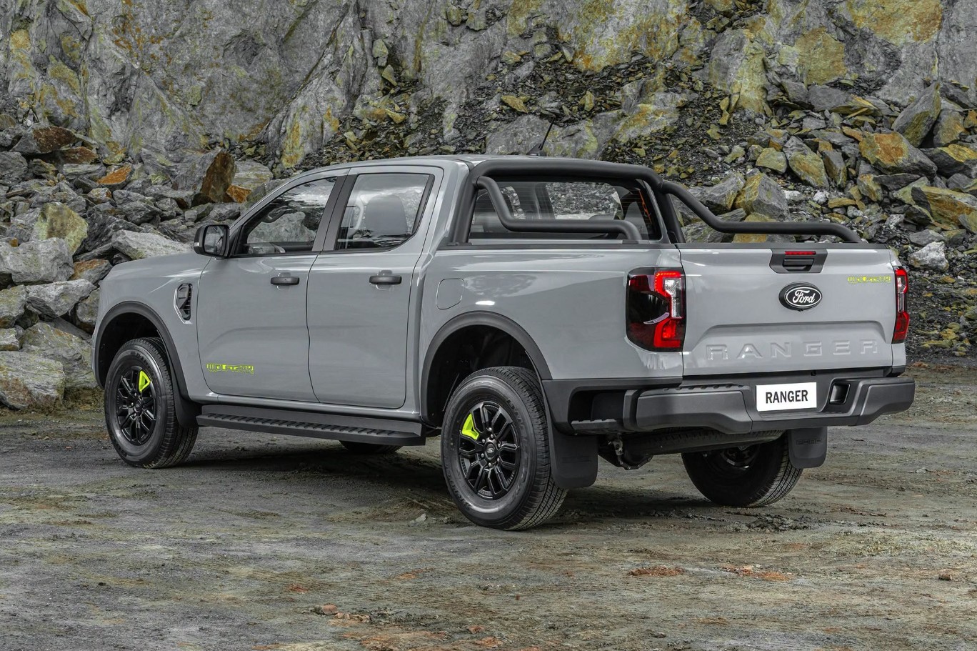 Ford Ranger bản lạ lần đầu lộ diện tại Việt Nam: Phối m&agrave;u nổi, dễ l&agrave; cấu h&igrave;nh thấp hơn Wildtrak, tăng cạnh tranh Hilux- Ảnh 3.