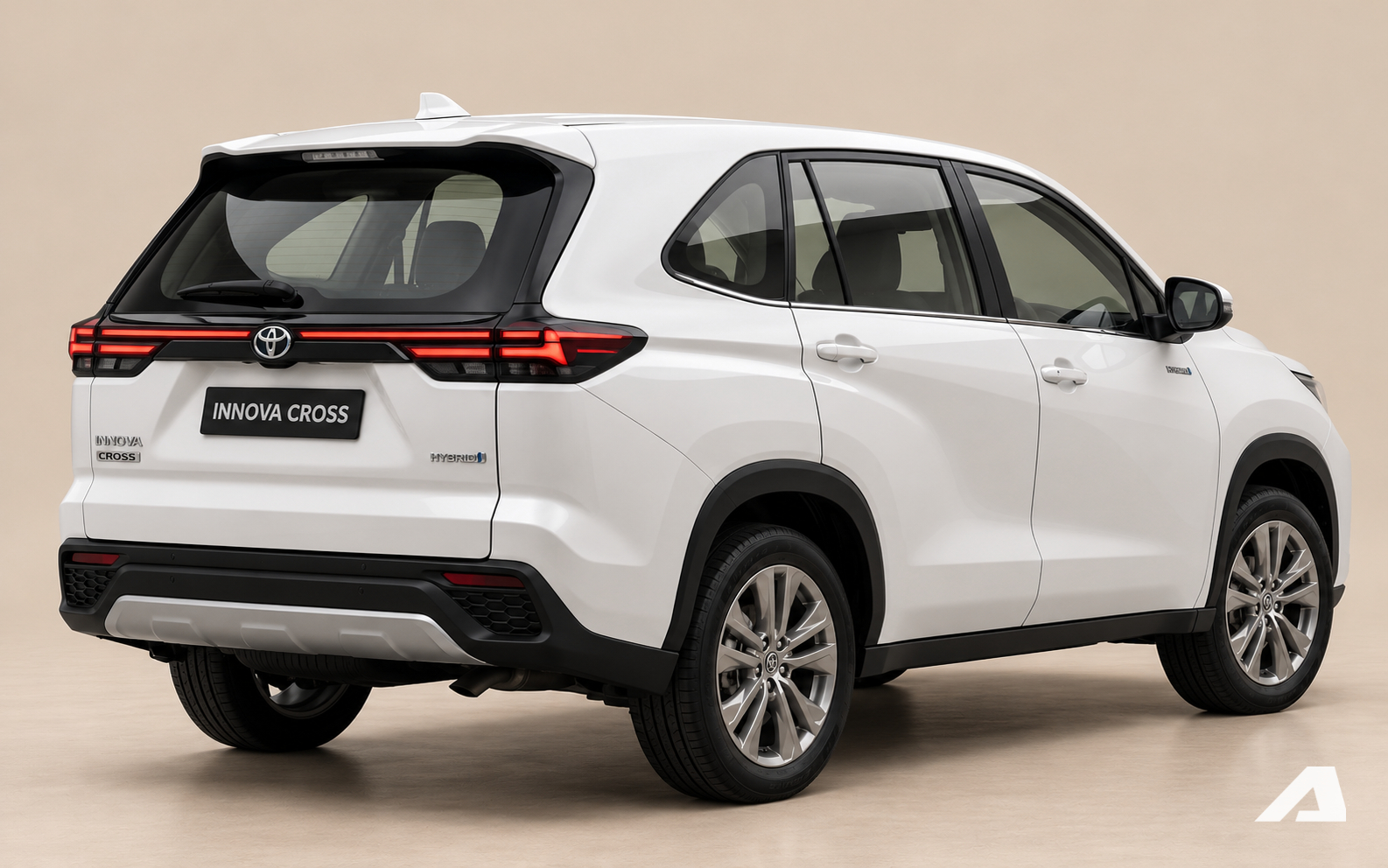 Xem trước Toyota Innova Cross mới sắp ra mắt th&aacute;ng sau: Mặt trước thay đổi lớn, m&agrave;n h&igrave;nh lớn hơn, vẫn đủ t&ugrave;y chọn xăng, hybrid - Ảnh 2.