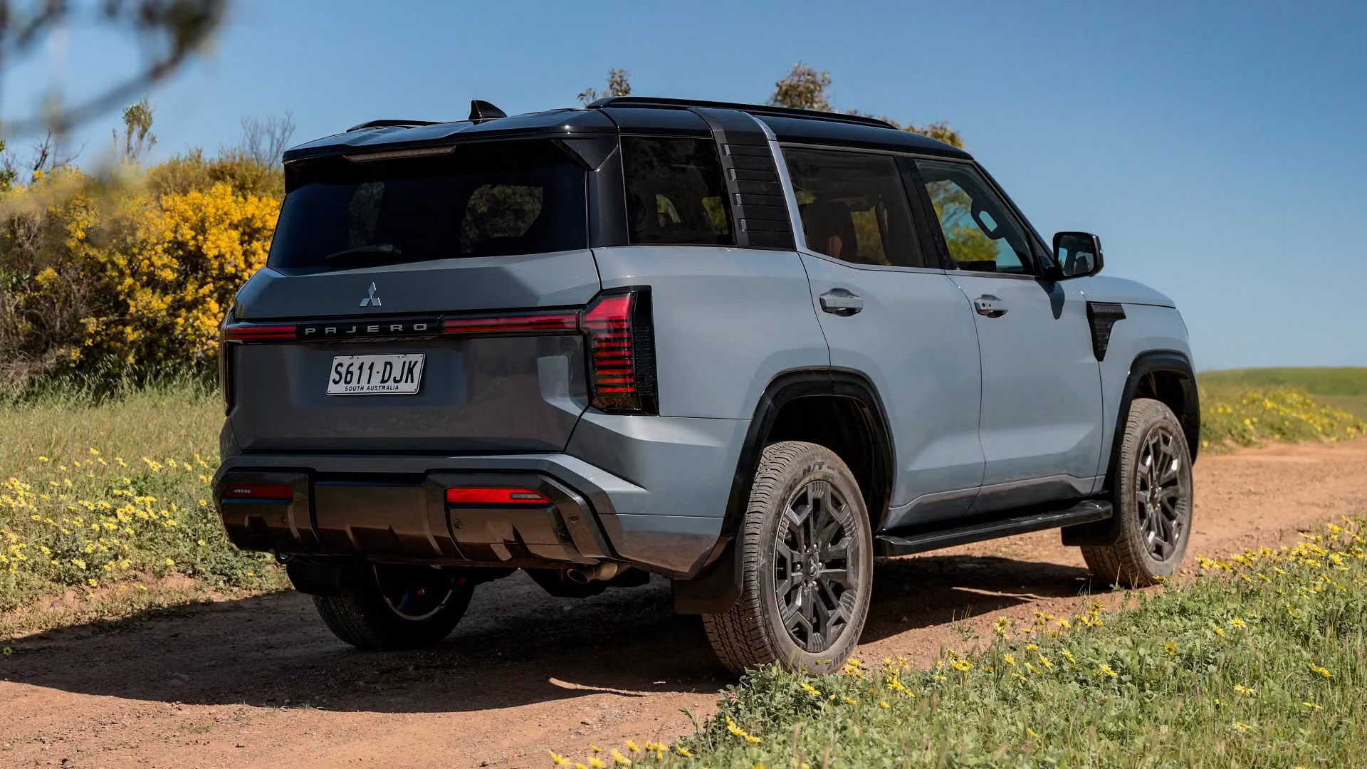 Mitsubishi Pajero đời mới tiếp tục &lsquo;hot rần rần&rsquo; ở nước kh&aacute;c sau khi &lsquo;nổ đơn&rsquo; tại qu&ecirc; nh&agrave;, liệu c&oacute; sớm về Việt Nam? - Ảnh 2.