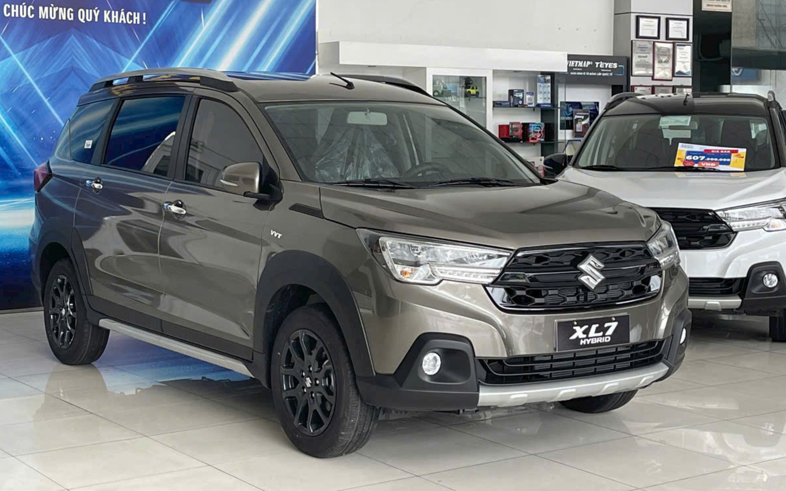 Đại l&yacute; tiết lộ trang bị 2 bản Suzuki XL7 mới sắp ra mắt: C&oacute; bản &lsquo;cắt giảm&rsquo; để rẻ hơn, th&ecirc;m m&agrave;u mới, động cơ hybrid ti&ecirc;u chuẩn - Ảnh 10.