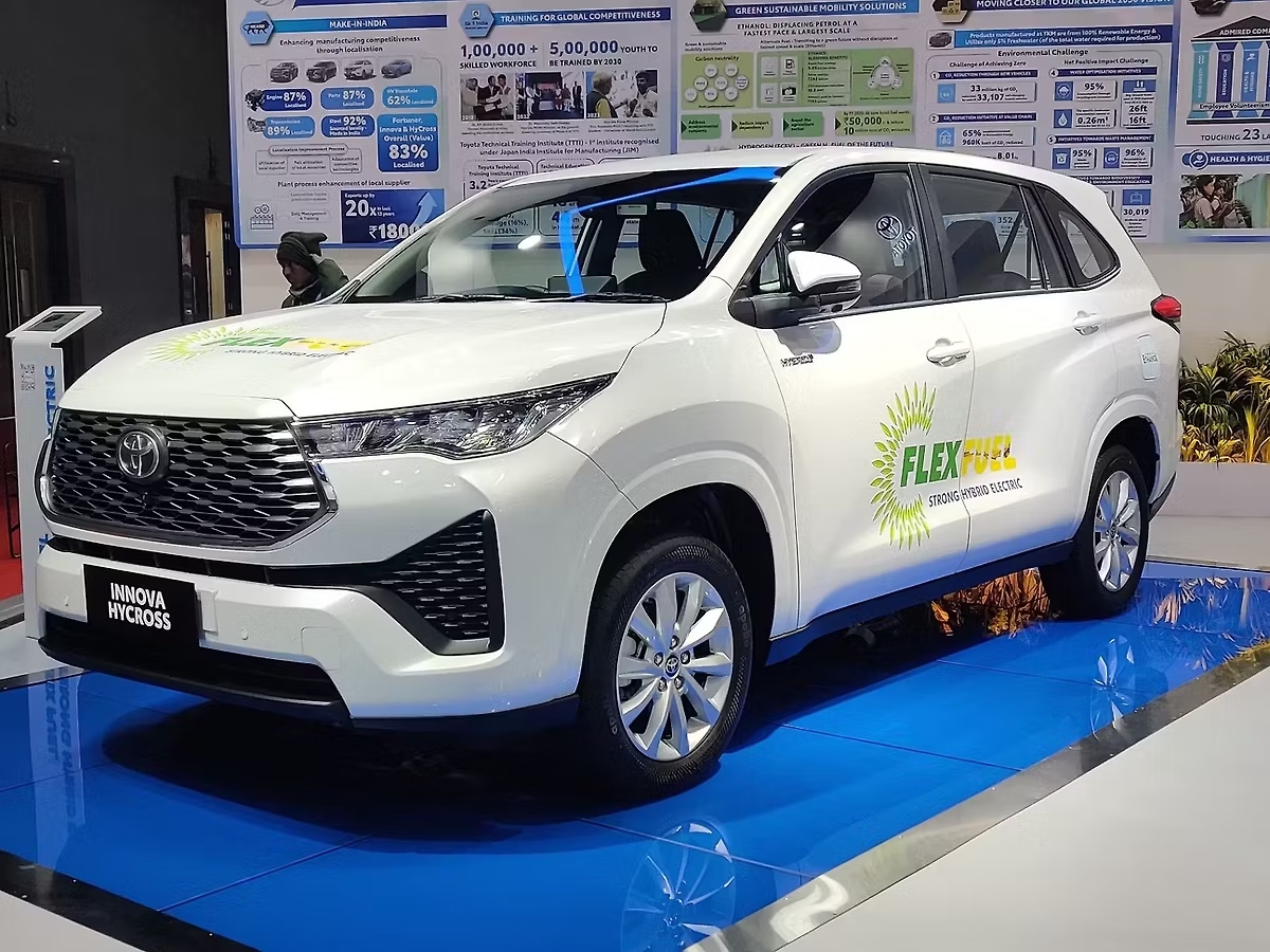 Toyota Innova Cross nâng cấp không chỉ thay đổi thiết kế: Thêm động cơ hybrid chạy xăng pha 85% ethanol, giá dự kiến cao hơn bản thường - Ảnh 3.