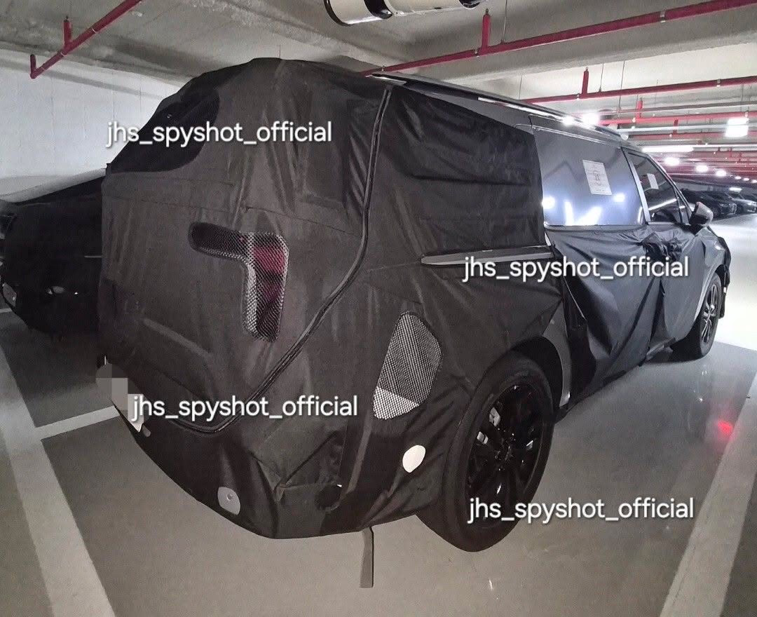 Kia Carnival thế hệ mới lộ diện: M&acirc;m 20 inch, nội thất nhiều n&acirc;ng cấp, d&ugrave;ng m&aacute;y hybrid của Hyundai Tucson - Ảnh 1.