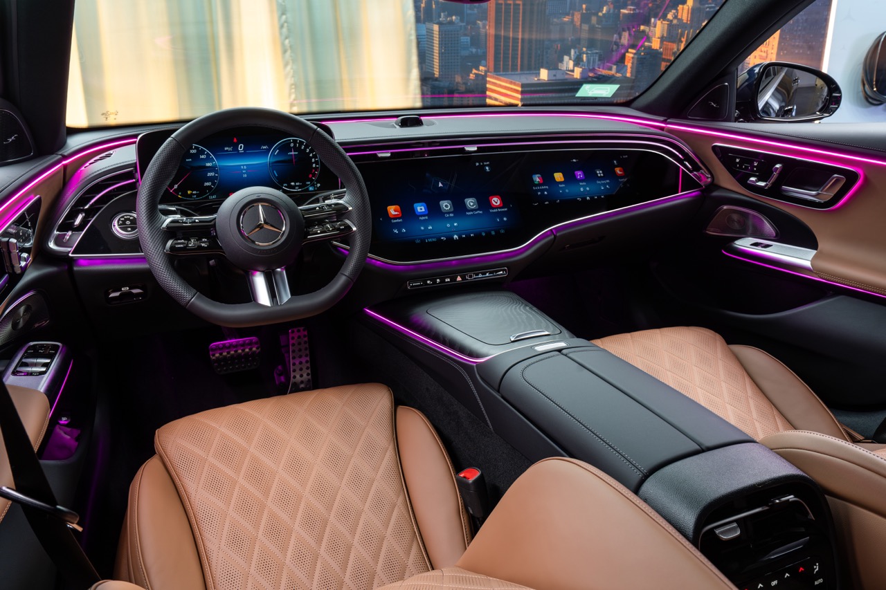 Mercedes-Benz E 350 e ra mắt Việt Nam: Giá 3,399 tỷ đồng, chạy điện 116 km, tiêu thụ xăng ngang xe máy - Ảnh 5.