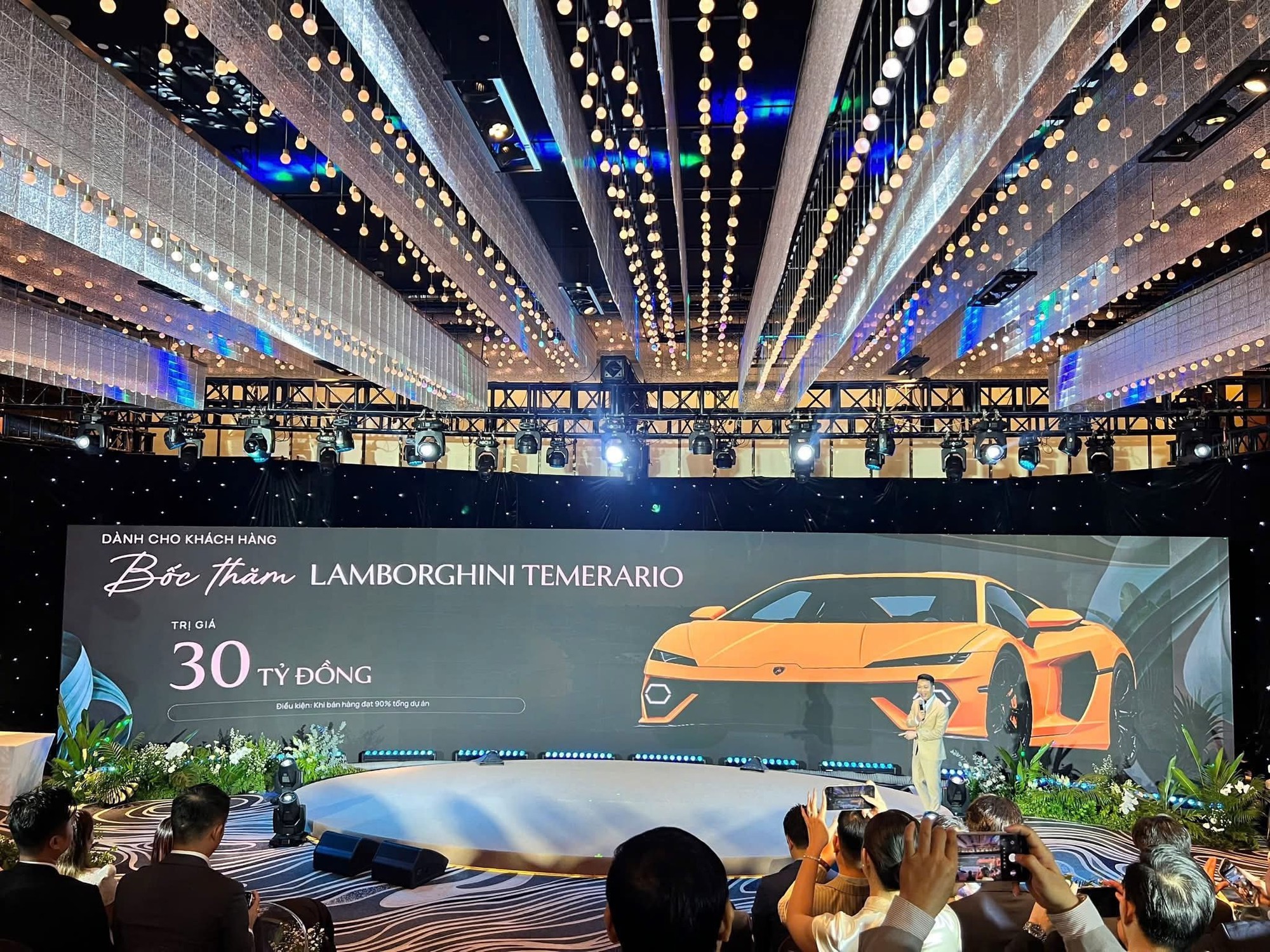 Muốn được Cường Đ&ocirc;-la tặng si&ecirc;u xe Lamborghini Temerario gi&aacute; 30 tỷ đồng, bạn sẽ cần c&oacute; đủ 3 điều kiện - Ảnh 1.