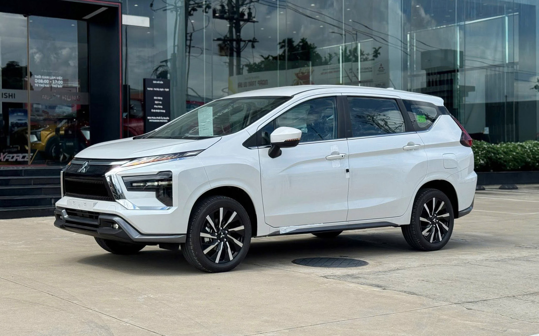 Mitsubishi Triton vẫn khuyến mại mạnh tay sau th&aacute;ng l&ecirc;n top doanh số ph&acirc;n kh&uacute;c: Giảm lăn b&aacute;nh tới 56 triệu đồng, bản mới ra mắt cũng kh&ocirc;ng ngoại lệ - Ảnh 10.