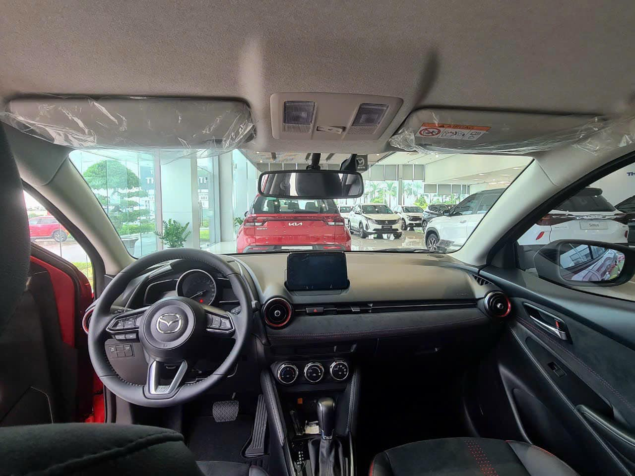 Mazda2 giá chưa đến 400 triệu, thực tế tại đại lý có thể còn thấp hơn - Ảnh 2.
