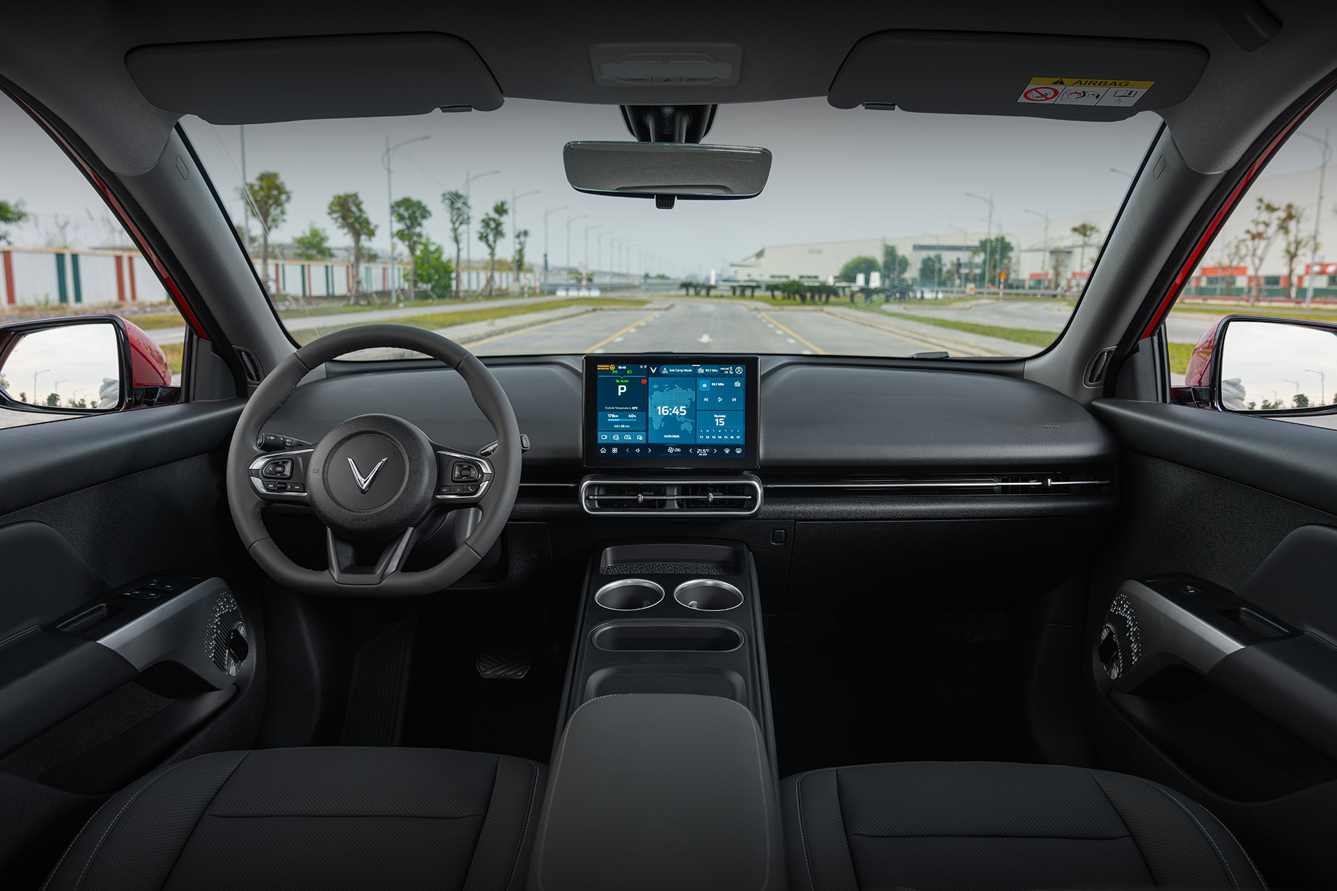 Thị trường ô tô Việt Nam 'mở bát' bằng loạt xe mới: Phần lớn ở phân khúc phổ thông, 2 xe điện giá chỉ hơn 300 triệu đồng- Ảnh 6. Thị trường ô tô Việt Nam 'mở bát' bằng loạt xe mới: Phần lớn ở phân khúc phổ thông, 2 xe điện giá chỉ hơn 300 triệu đồng- Ảnh 6.