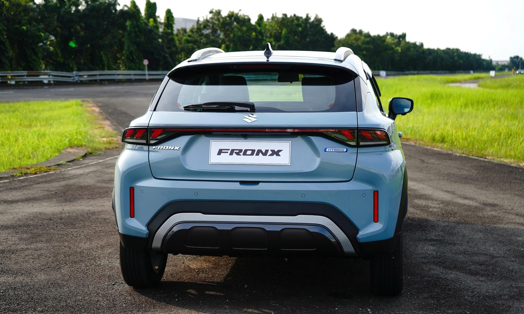 Suzuki Fronx si&ecirc;u đắt kh&aacute;ch ở gần Việt Nam: B&aacute;n trung b&igrave;nh hơn 2.000 xe/th&aacute;ng, chiếm gần nửa ph&acirc;n kh&uacute;c d&ugrave; ra mắt chưa l&acirc;u- Ảnh 2.