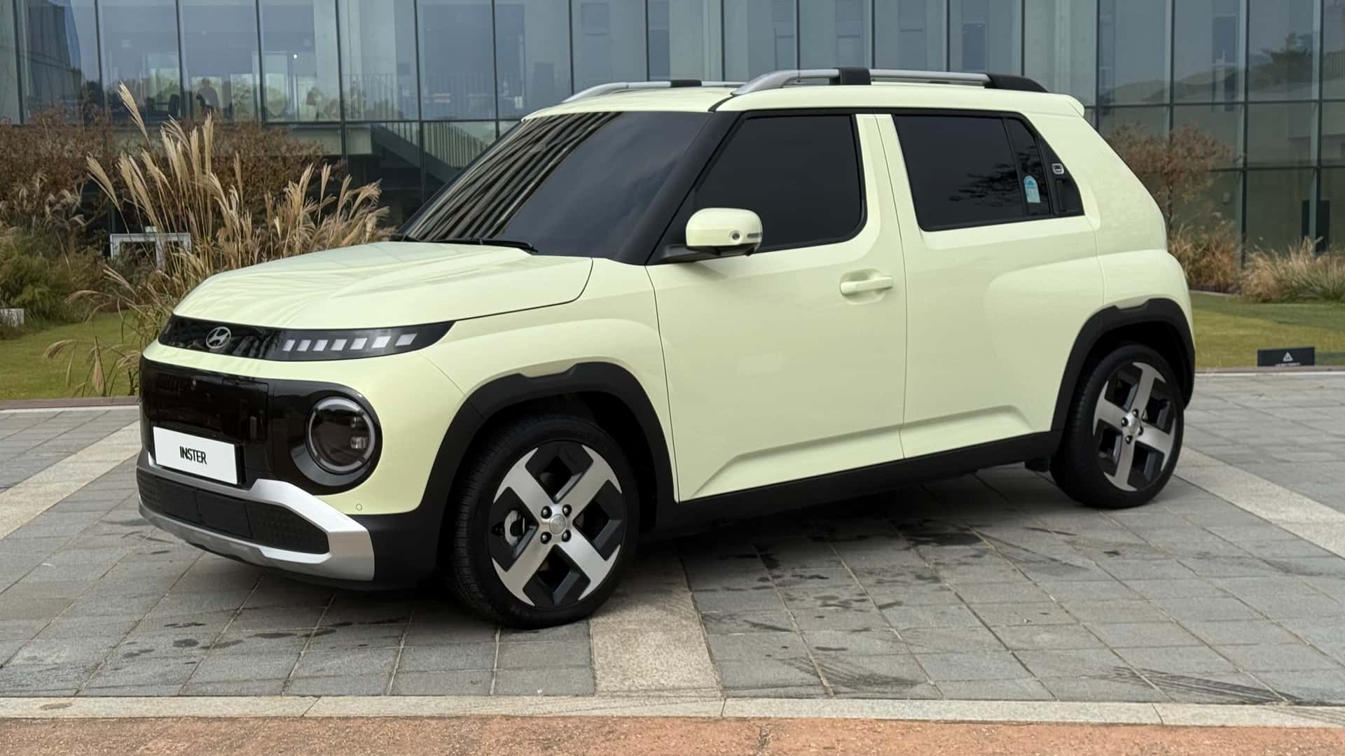 Hyundai sẽ tung ra xe điện gi&aacute; rẻ nhắm đến cả kh&aacute;ch dịch vụ v&agrave;o năm tới, dễ l&agrave; 'i10 chạy pin'- Ảnh 2.