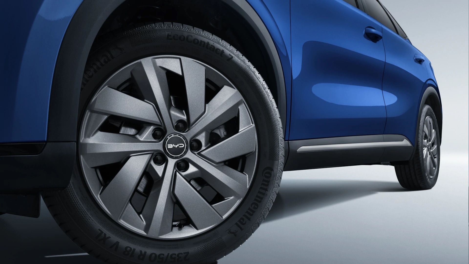 BYD Atto 3 có thêm phiên bản mới: Thiết kế thay đổi nhẹ, chuyển từ cầu trước thành cầu sau- Ảnh 2. BYD Atto 3 có thêm phiên bản mới: Thiết kế thay đổi nhẹ, chuyển từ cầu trước thành cầu sau- Ảnh 2.