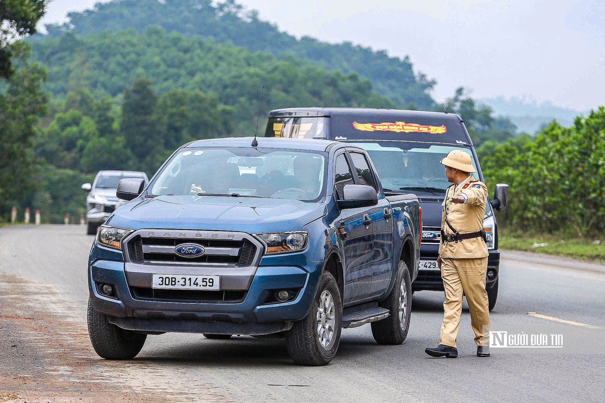Vội về qu&ecirc; ăn Tết, nhiều t&agrave;i xế nhận giấy phạt- Ảnh 9.
