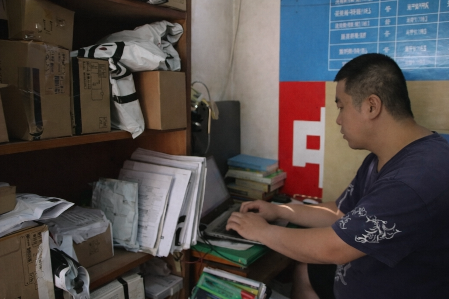 Nghi&ecirc;n cứu sinh tiến sĩ U40 l&agrave;m shipper, trung b&igrave;nh giao 300 đơn mỗi ng&agrave;y- Ảnh 1.